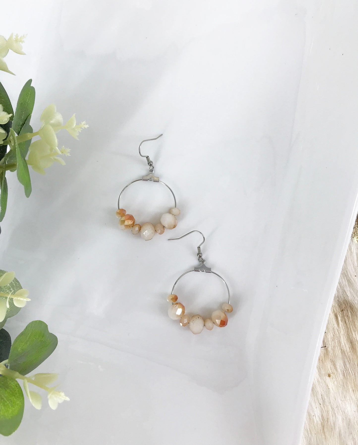 White and Gold Glass Bead Hoop Earrings - E19-113