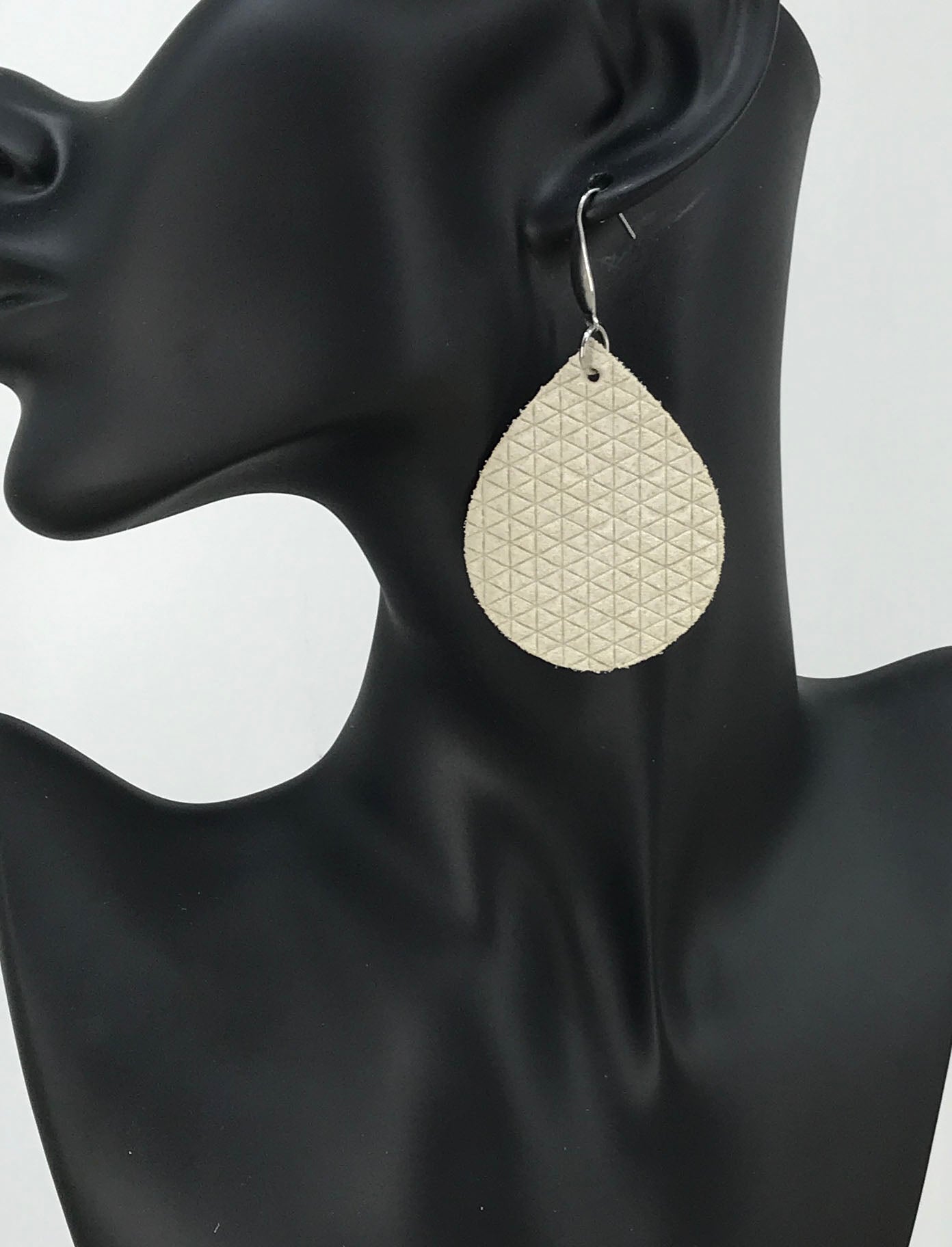 Cream Italian Leather Earrings - E19-1147