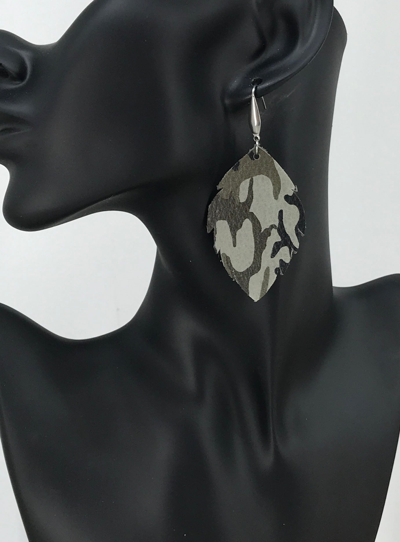 Jungle Gray Camo Leather Earrings - E19-1166