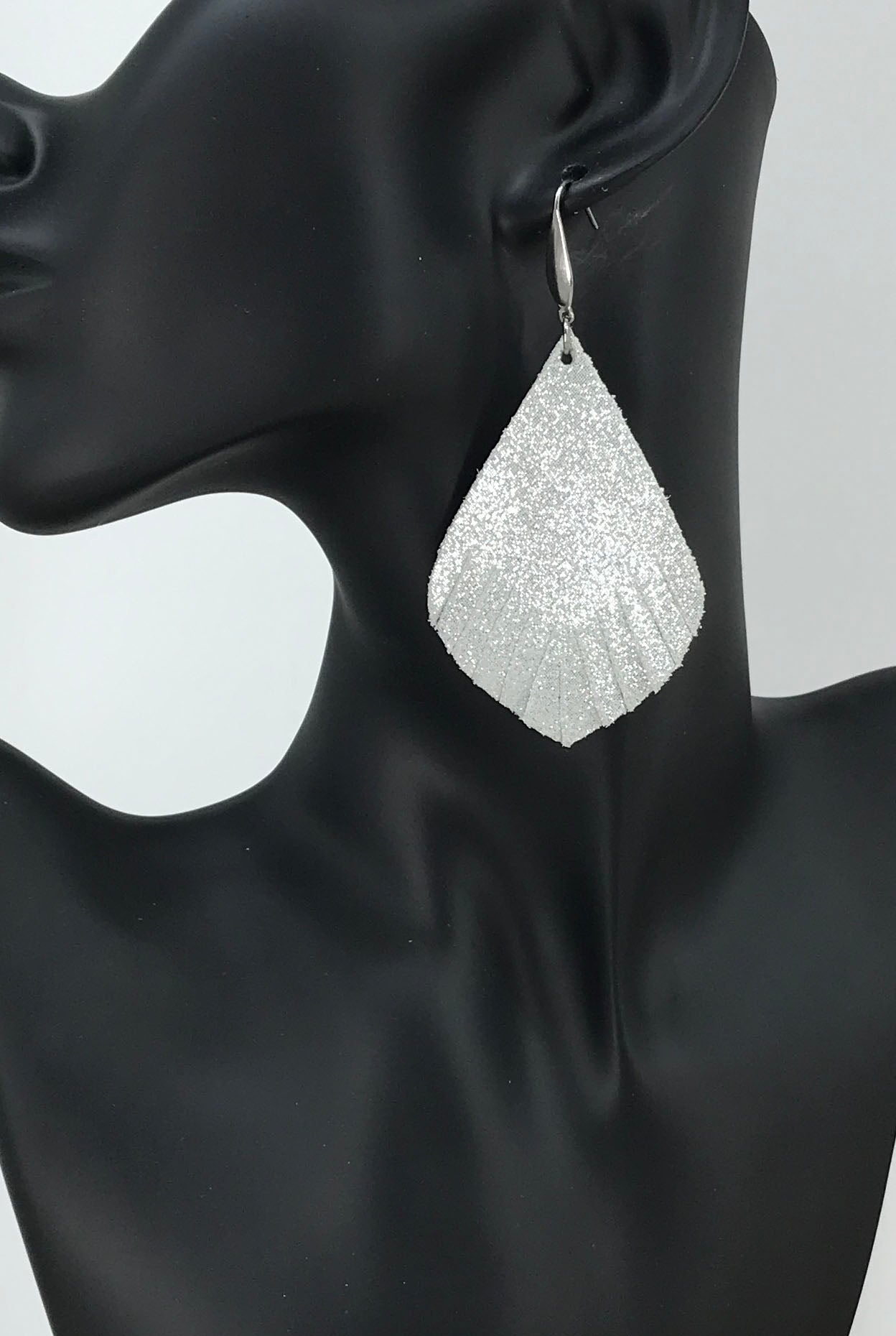 Dazzle Silver on White Pearl Leather Earrings - E19-1237