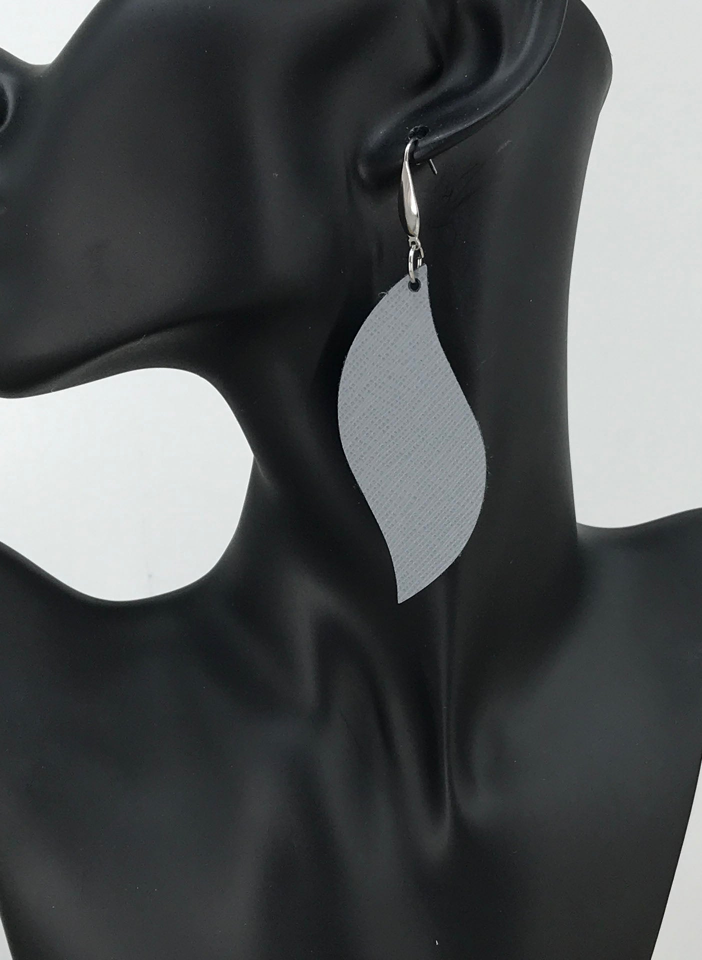 Gray Weave Embossed Leather Earrings - E19-1263