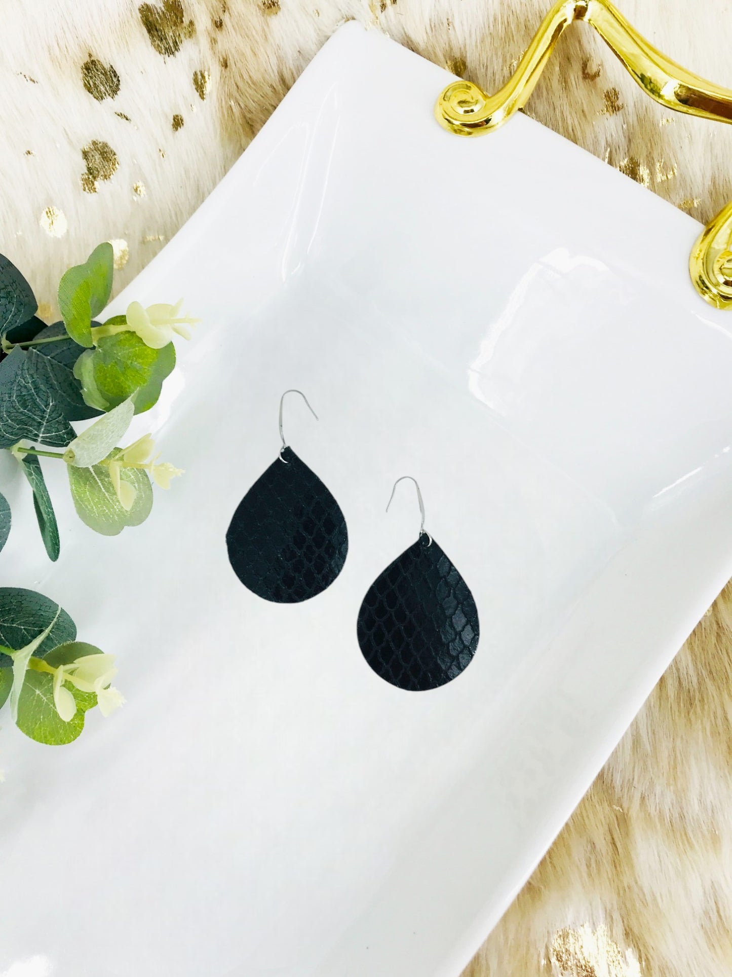Fish Net Pattern Black Leather Earrings - E19-1436