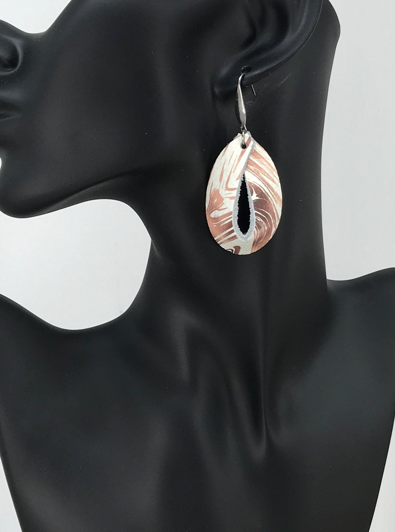 Marbled Root Beer on White Leather Earrings - E19-1576