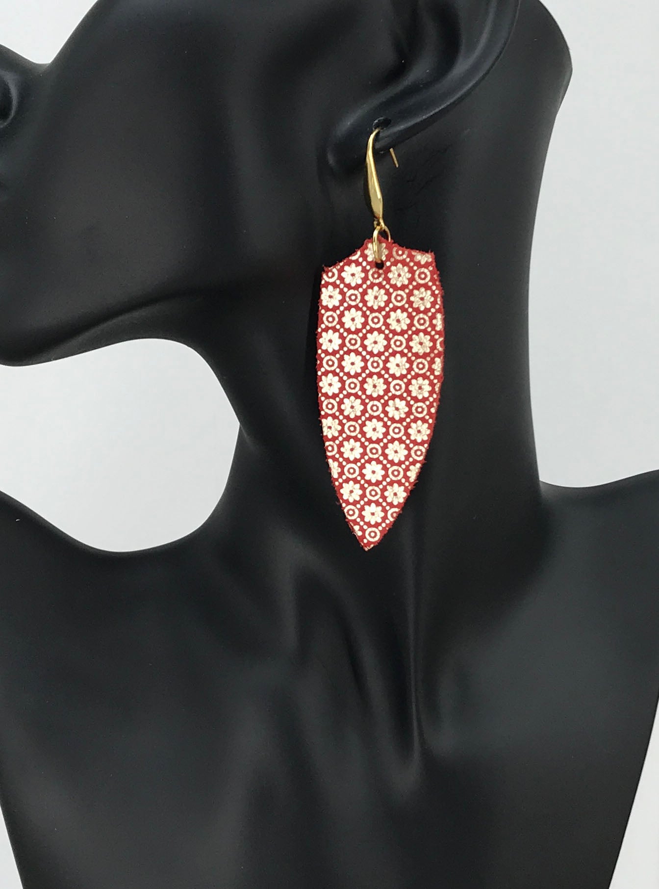 Filigree Floral Gold on Red Leather Earrings - E19-1577