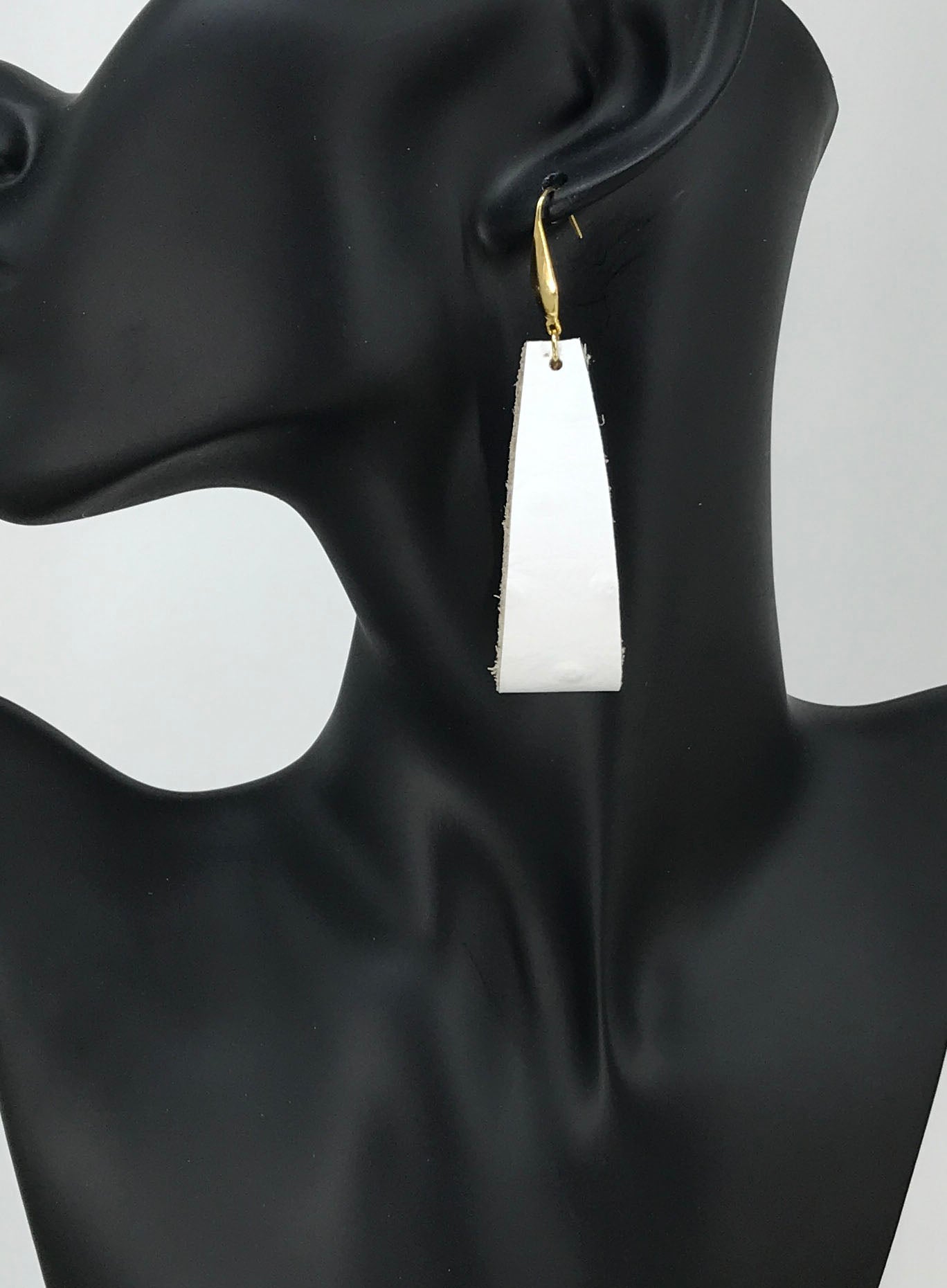 Bright White Ostrich Leather Earrings - E19-1589