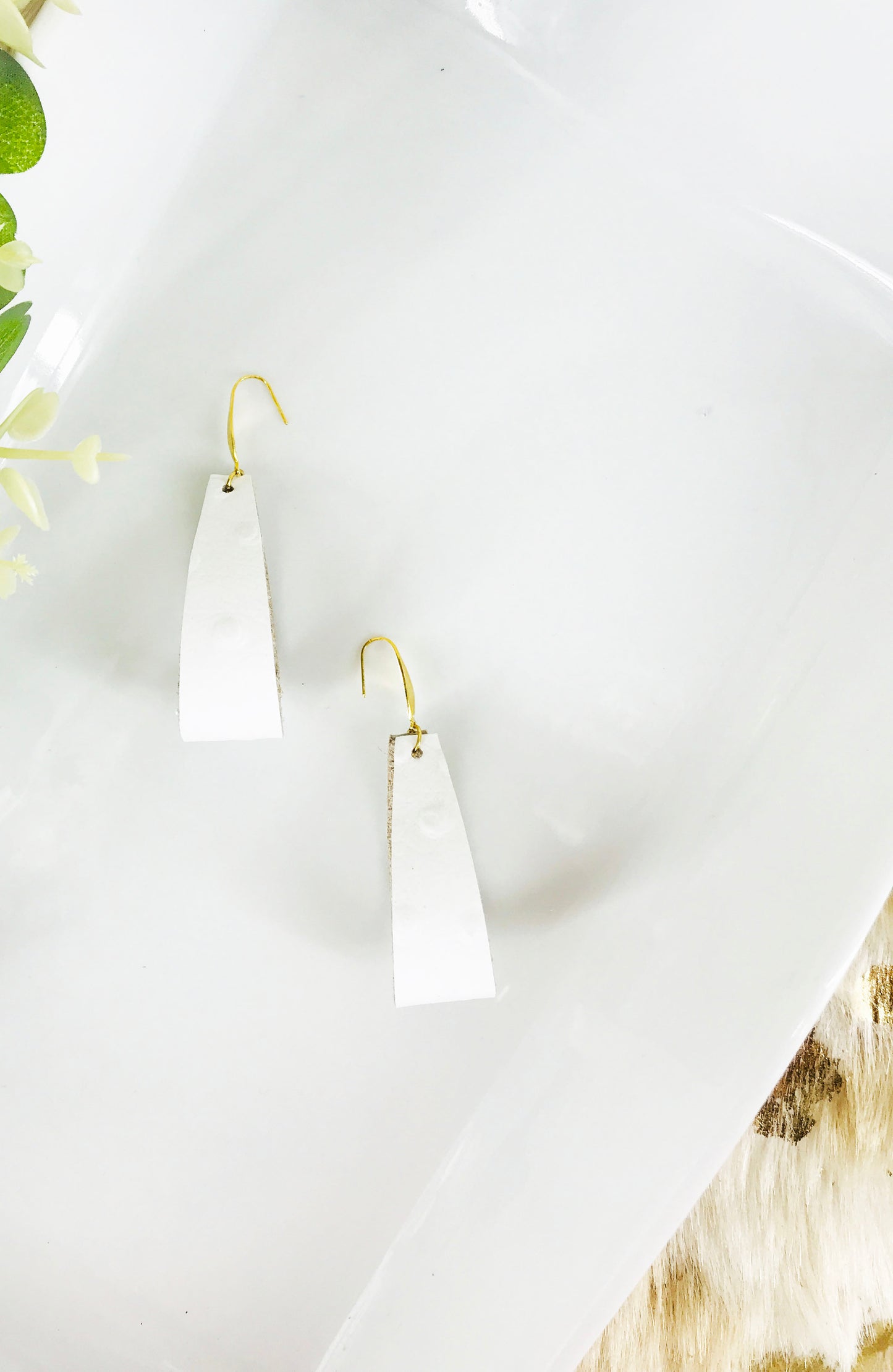 Bright White Ostrich Leather Earrings - E19-1589