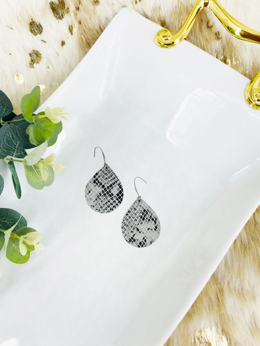 Black and White Leather Earrings - E19-1620