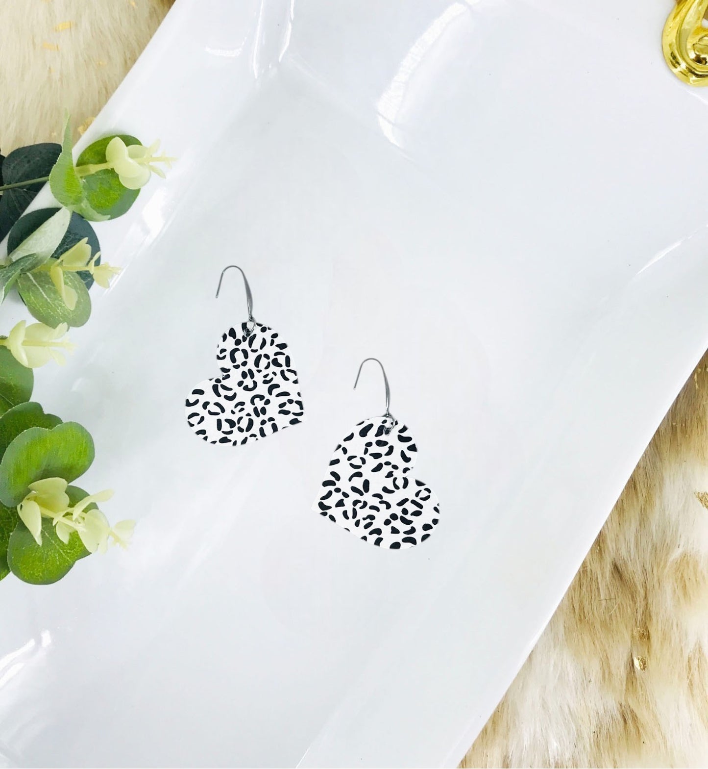 White Spotted Leopard Leather Heart Earrings - E19-1625