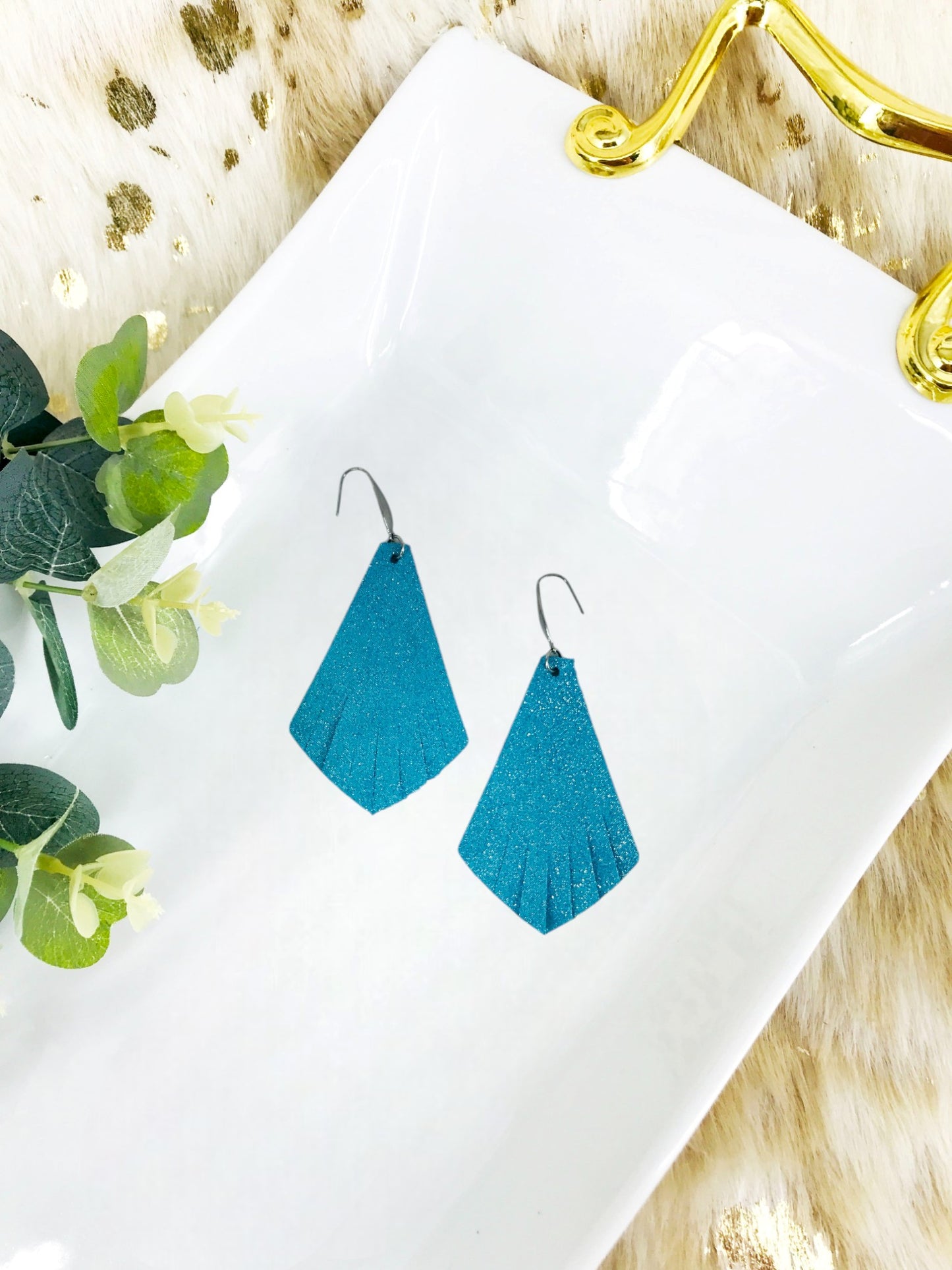 Minty Turquoise Leather Earrings - E19-1944