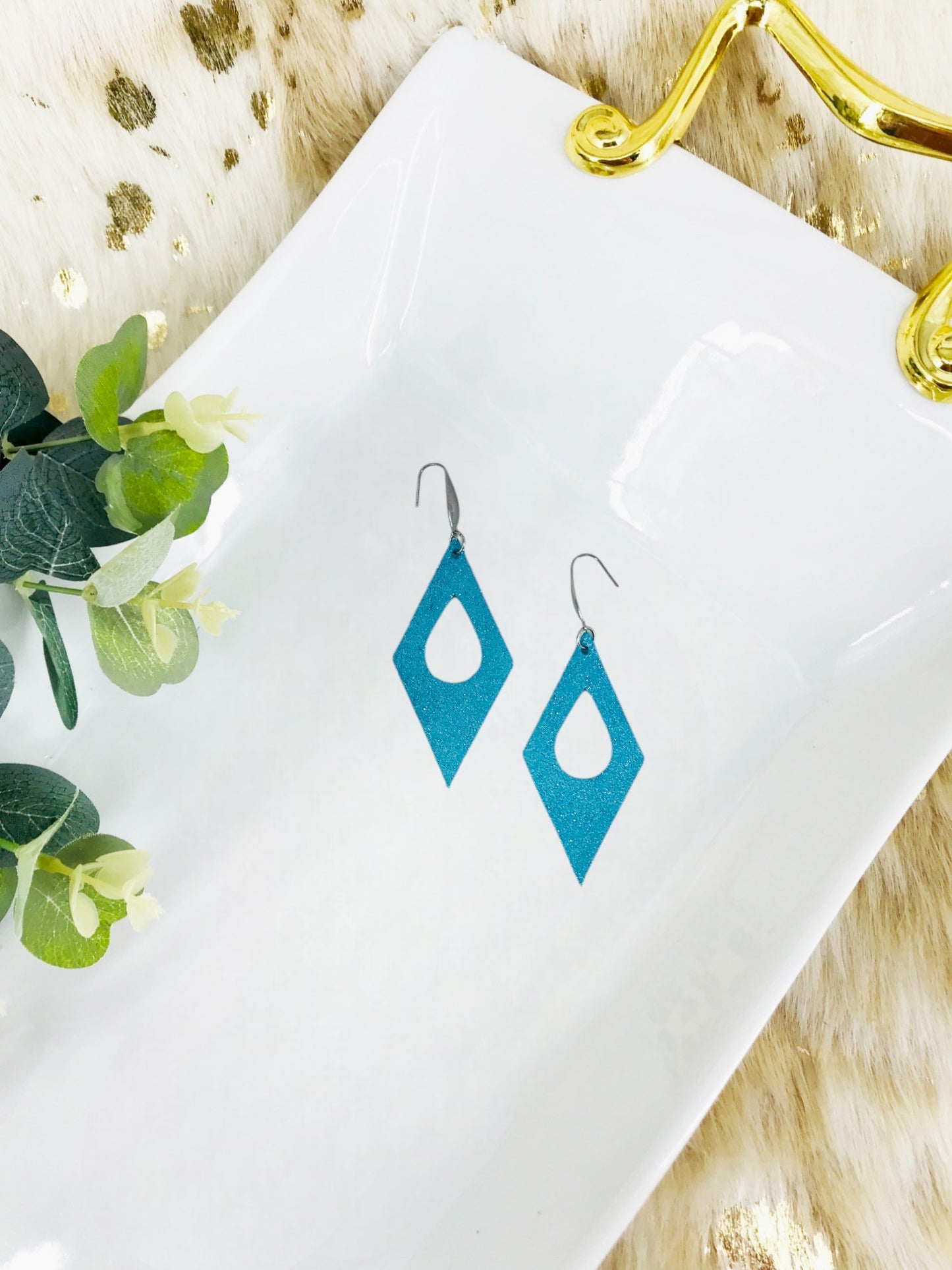 Minty Turquoise Leather Earrings - E19-1953