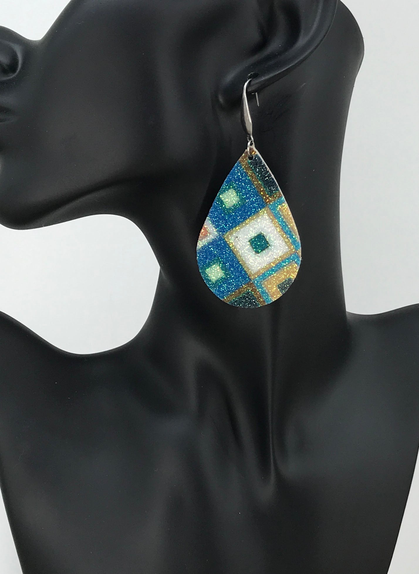 Fine Glitter on Leather Earrings - E19-2489