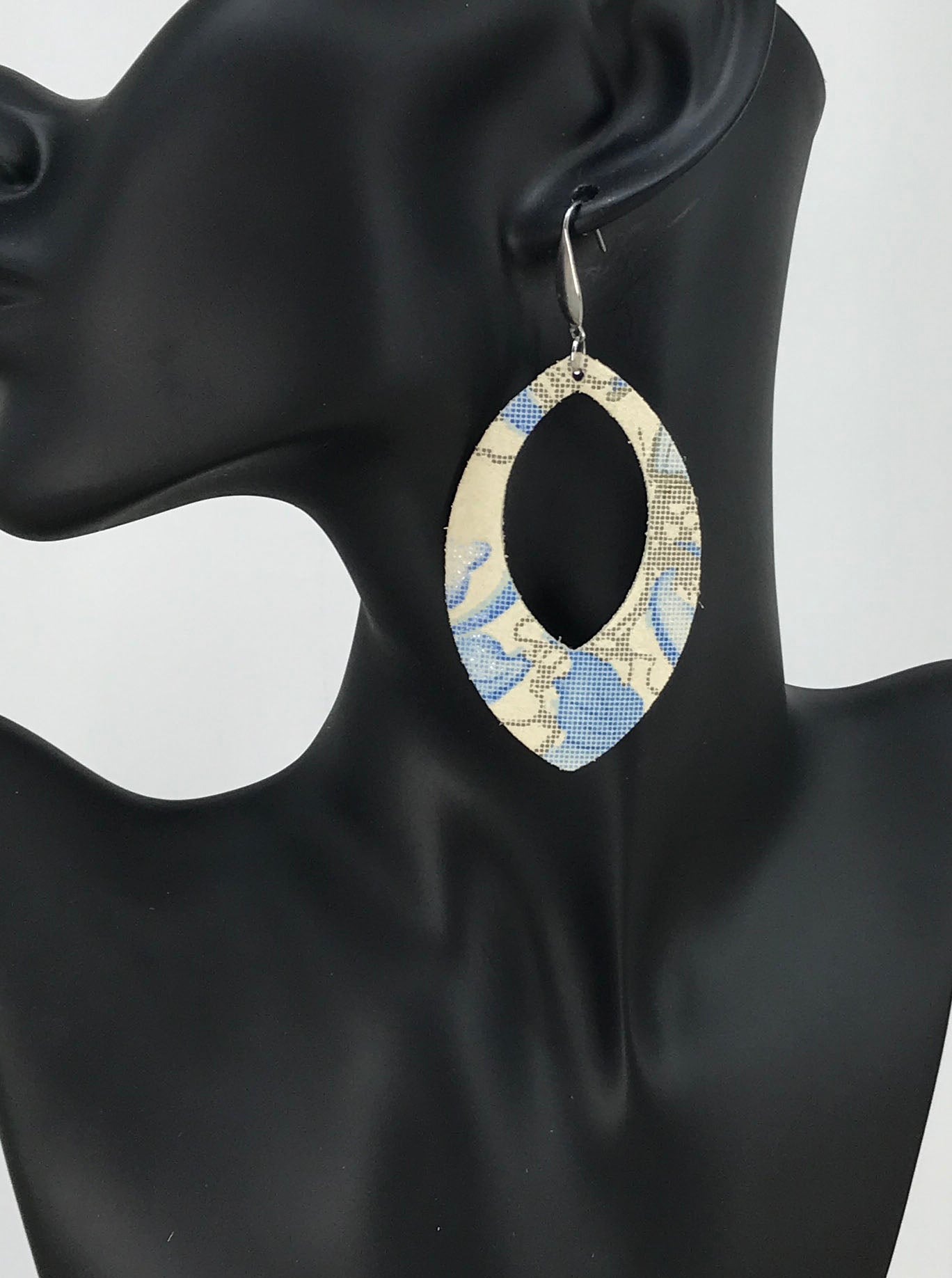 Floral Pattern Leather Earrings - E19-2672