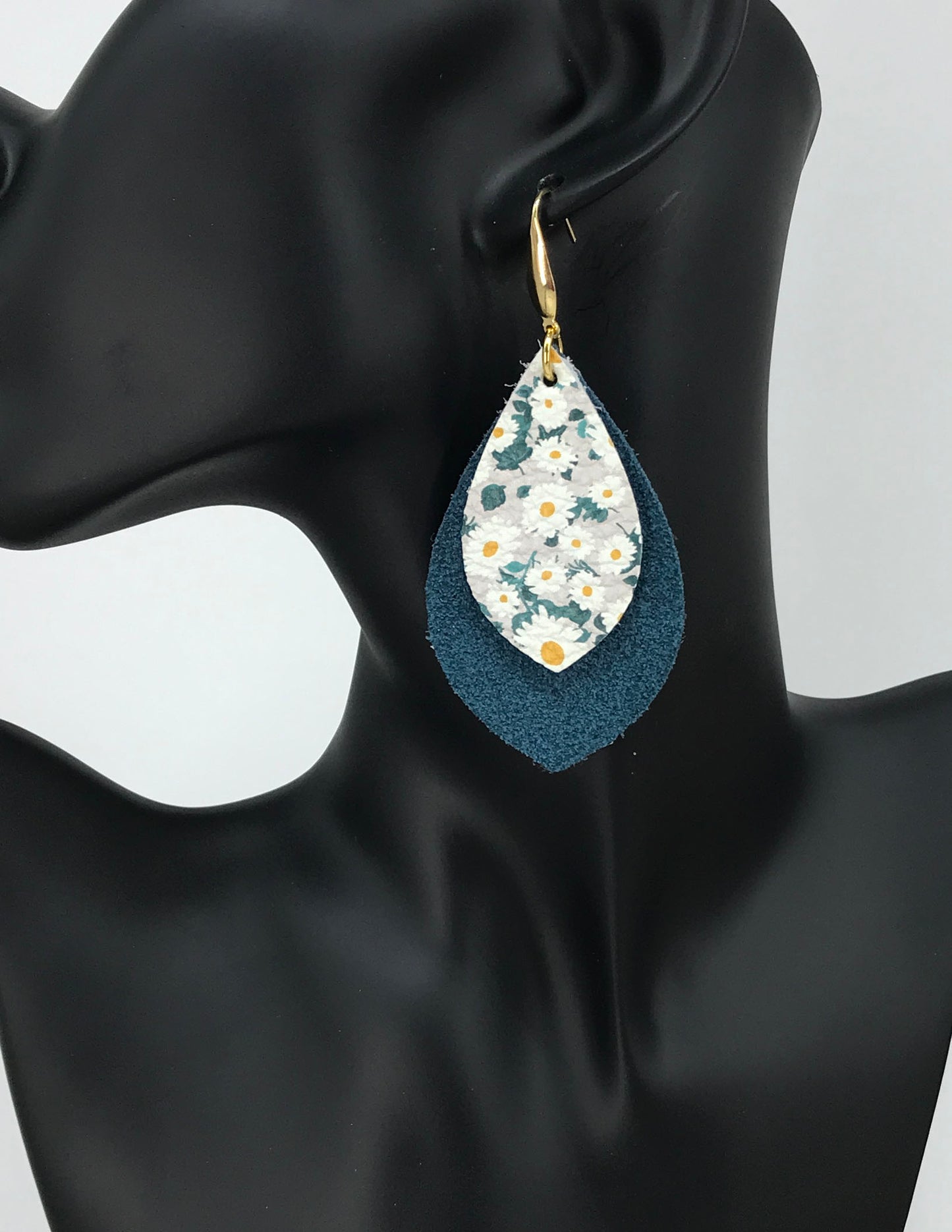Turquoise Suede and Daisy Leather Earrings - E19-2811