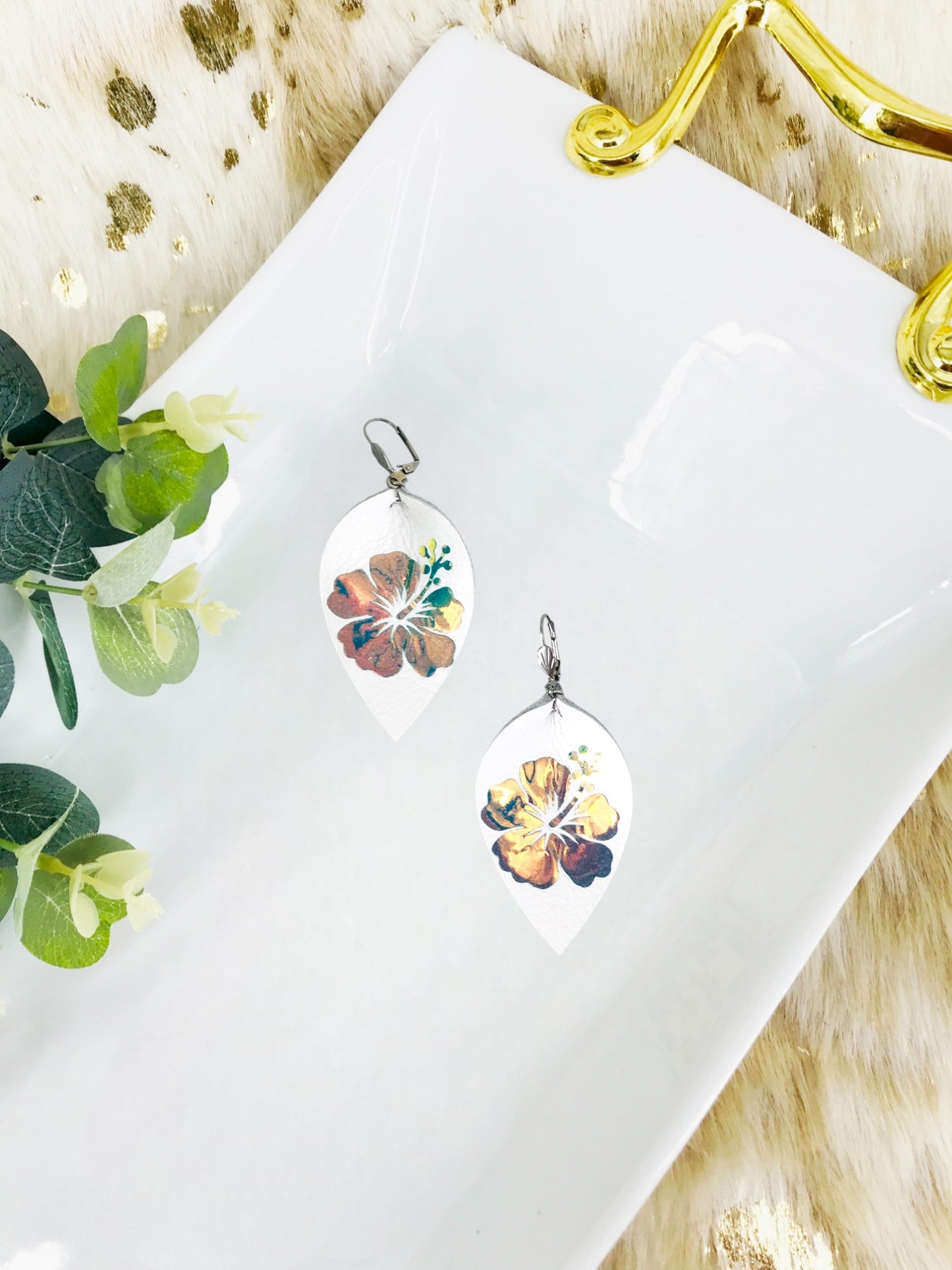 White Genuine Leather and Hibiscus Flower Earrings - E19-2884