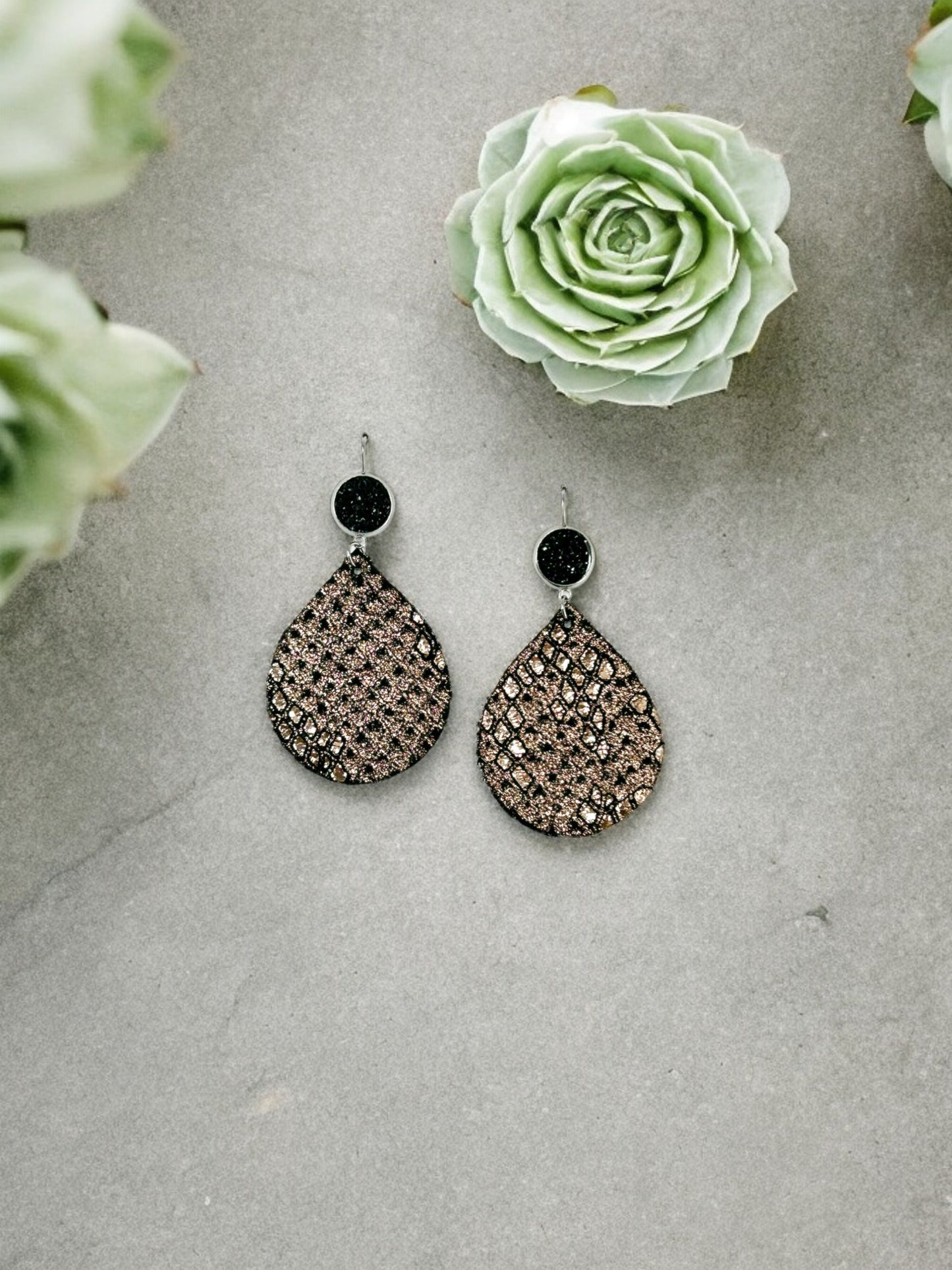 Druzy Agate and Genuine Leather Earrings - E19-2911