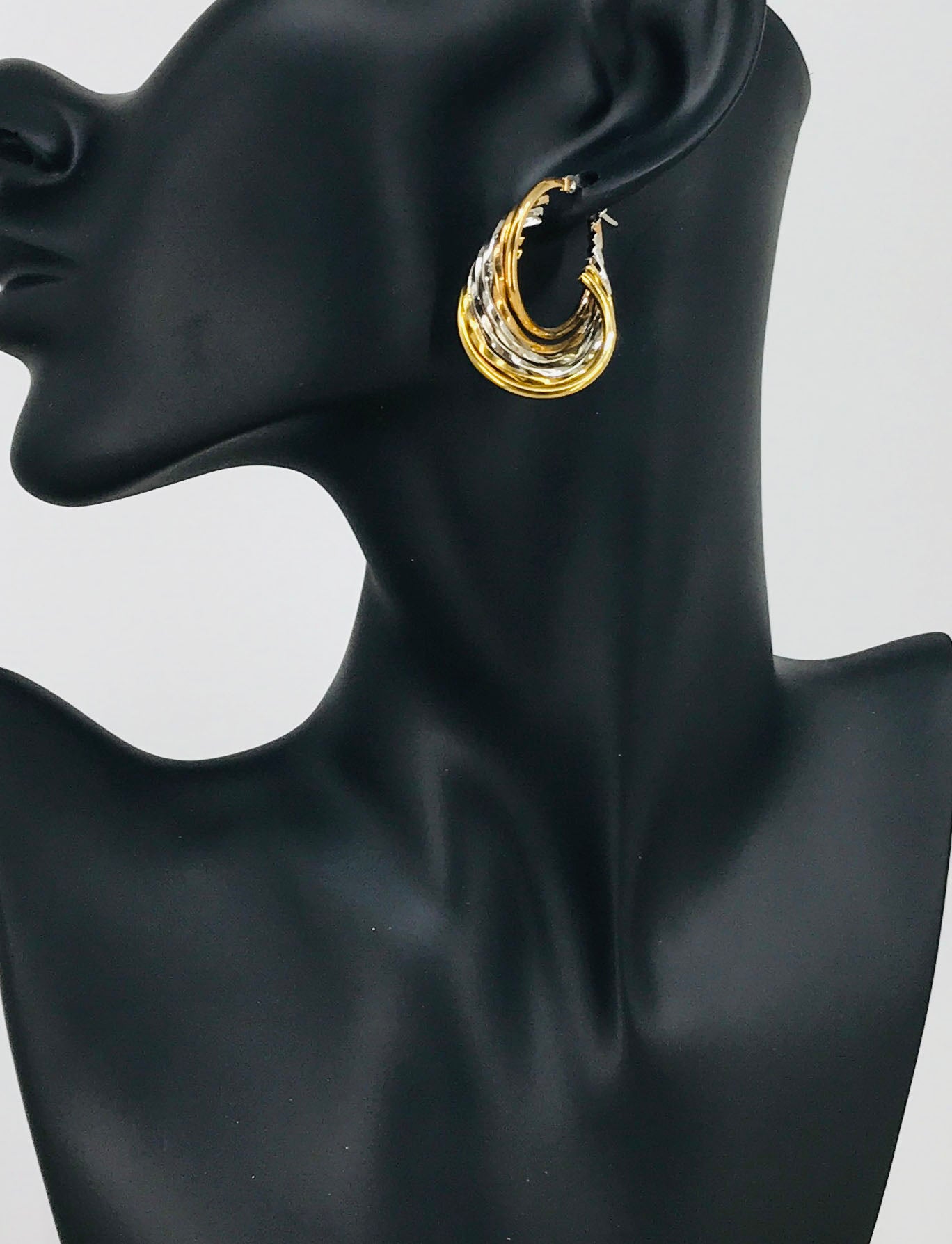 Elara Hoops