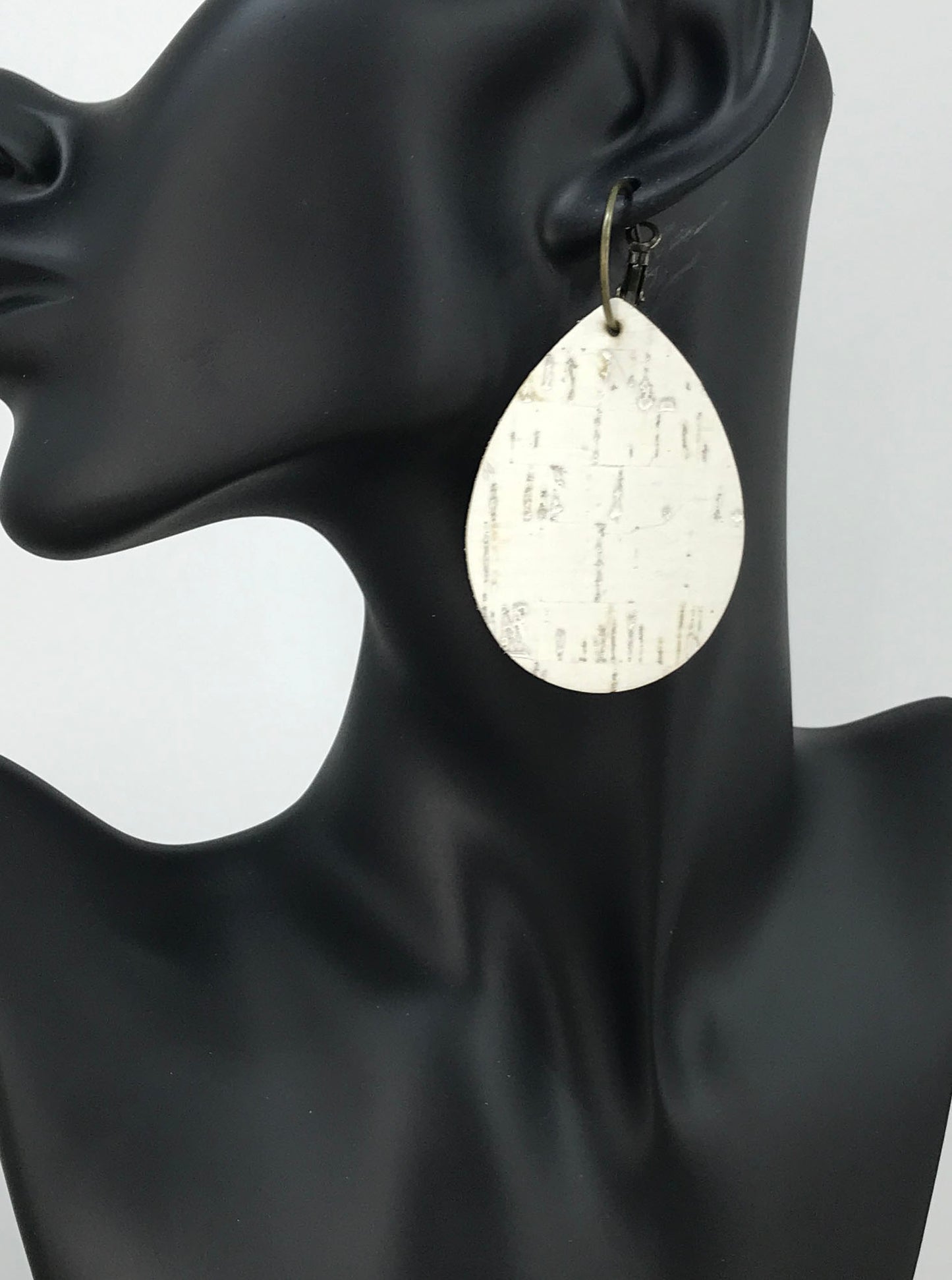 Off White Birch Cork Leather Hoop Earrings - E19-3429