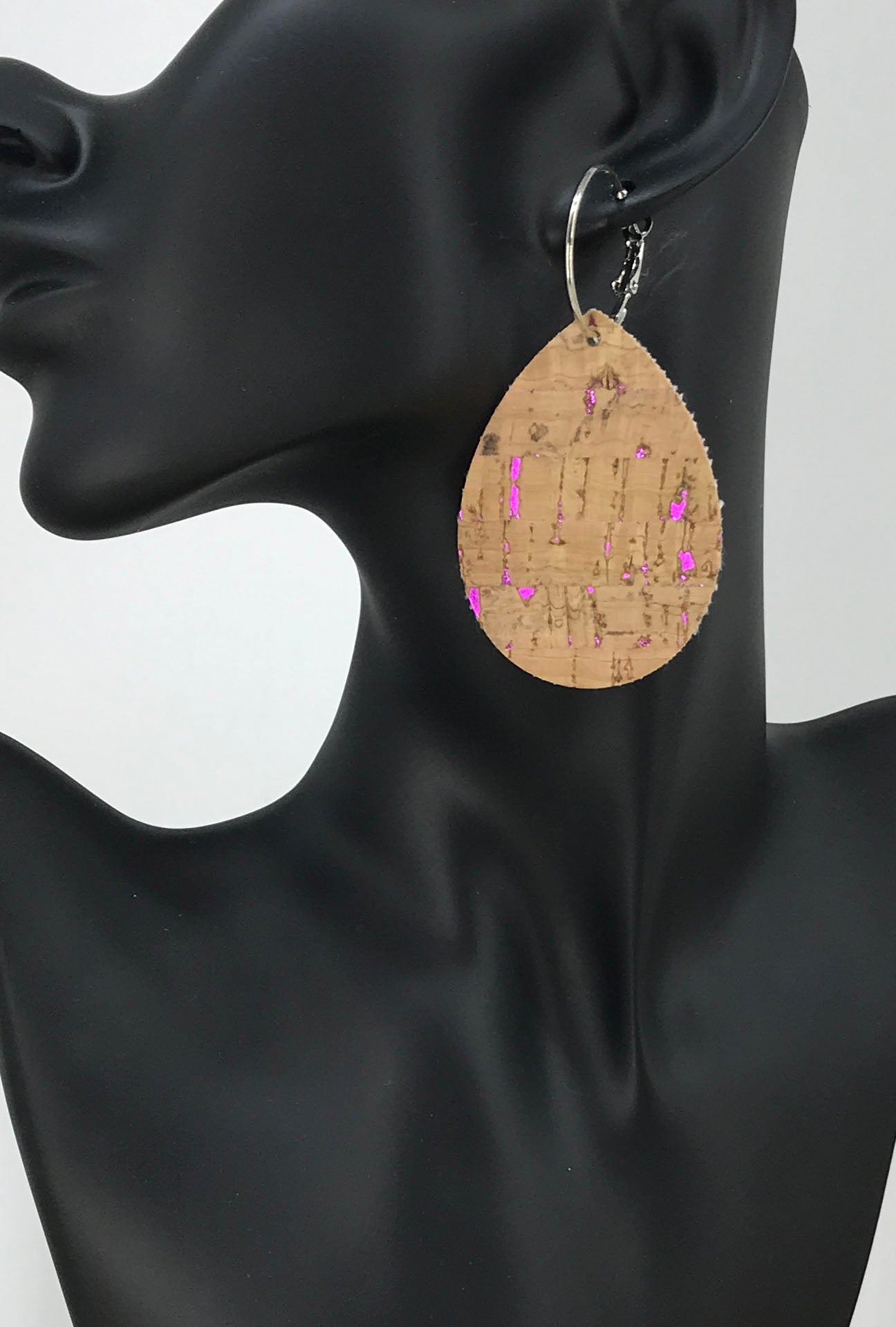 Fuchsia Speckled Cork Hoop Earrings - E19-3452