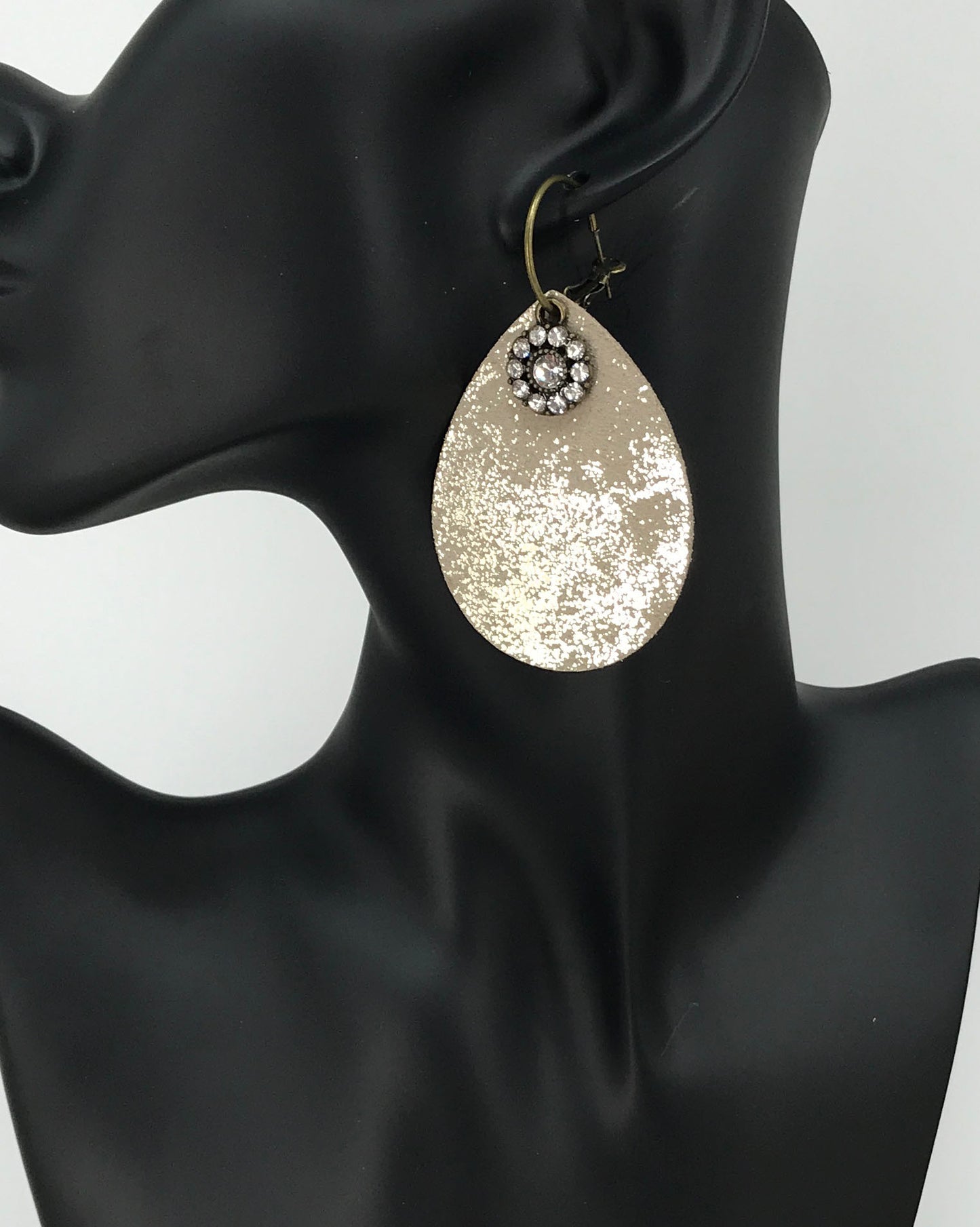 Platinum Crackle Leather Hoop Earrings - E19-3684