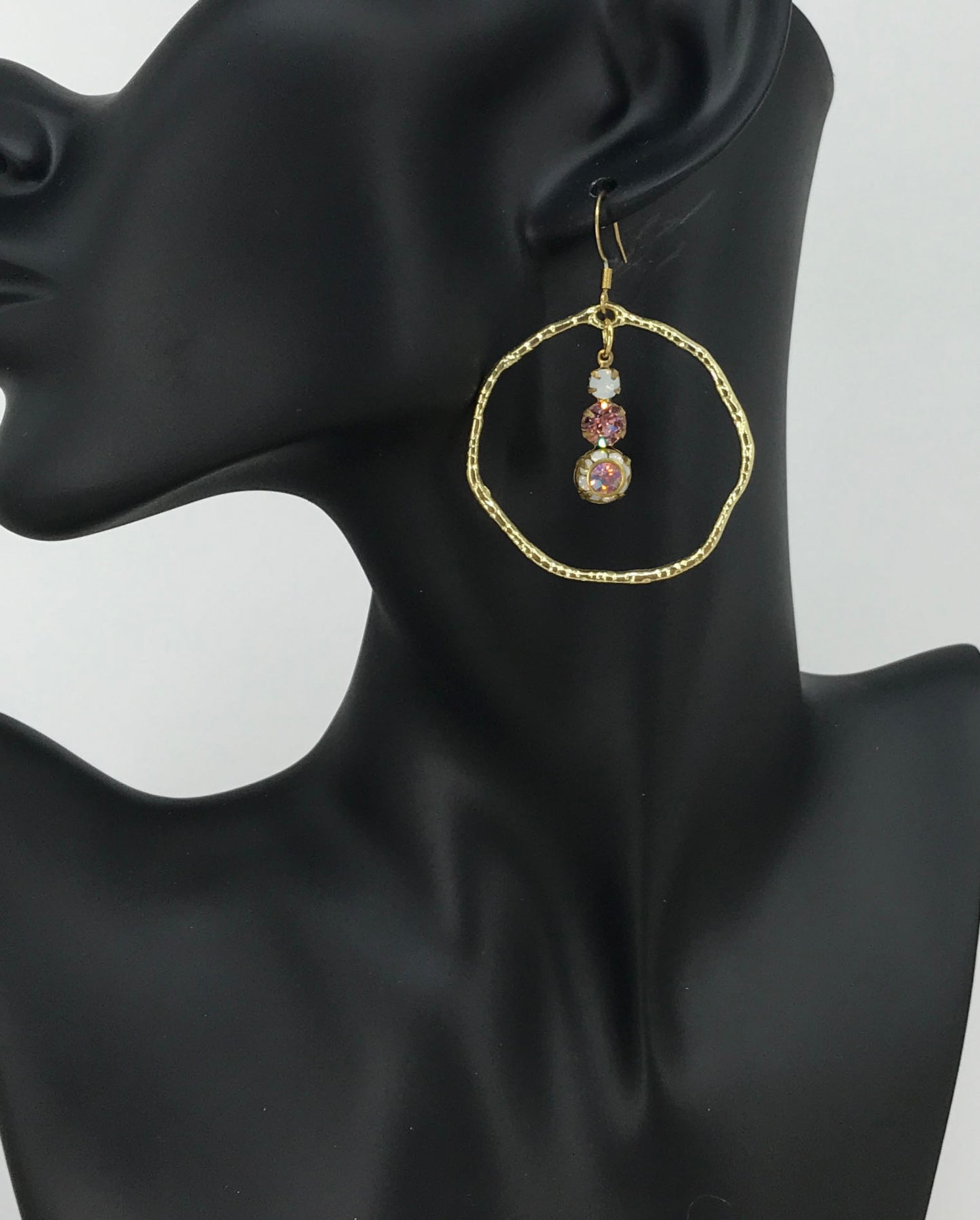 Crystal & Pendant Earrings - E19-4256