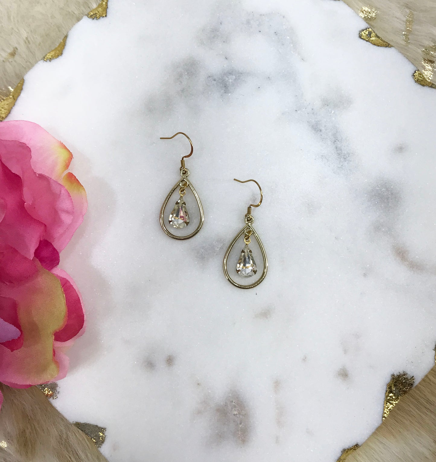 Crystal & Pendant Earrings - E19-4262