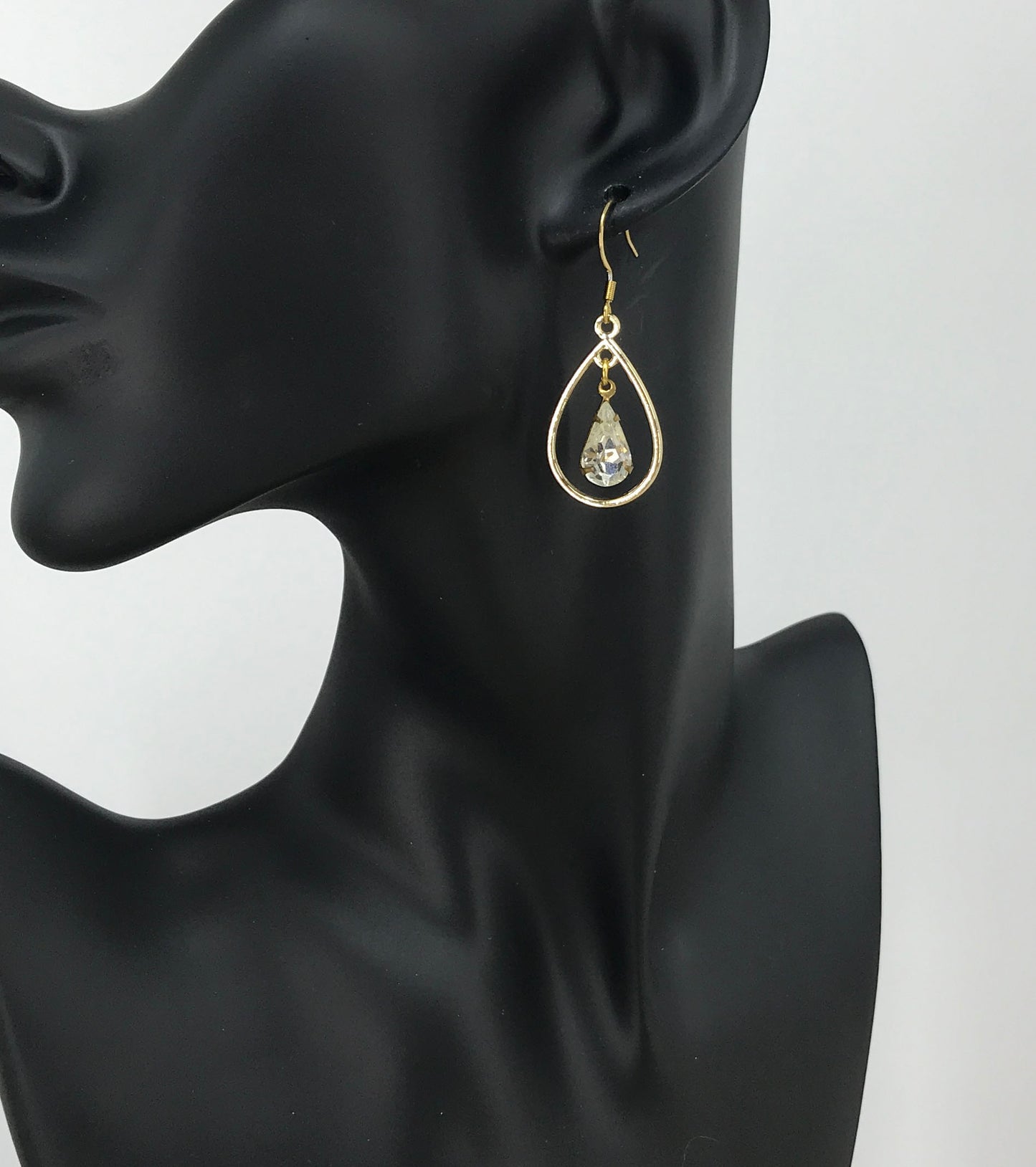 Crystal & Pendant Earrings - E19-4262
