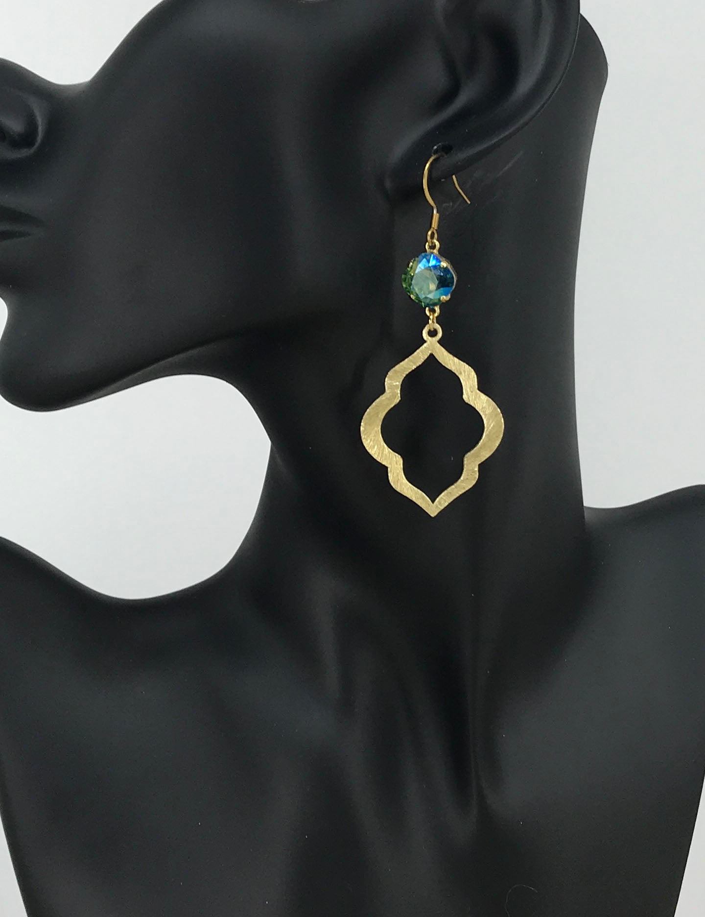 Crystal & Brushed Gold Pendant Earrings - E19-4360