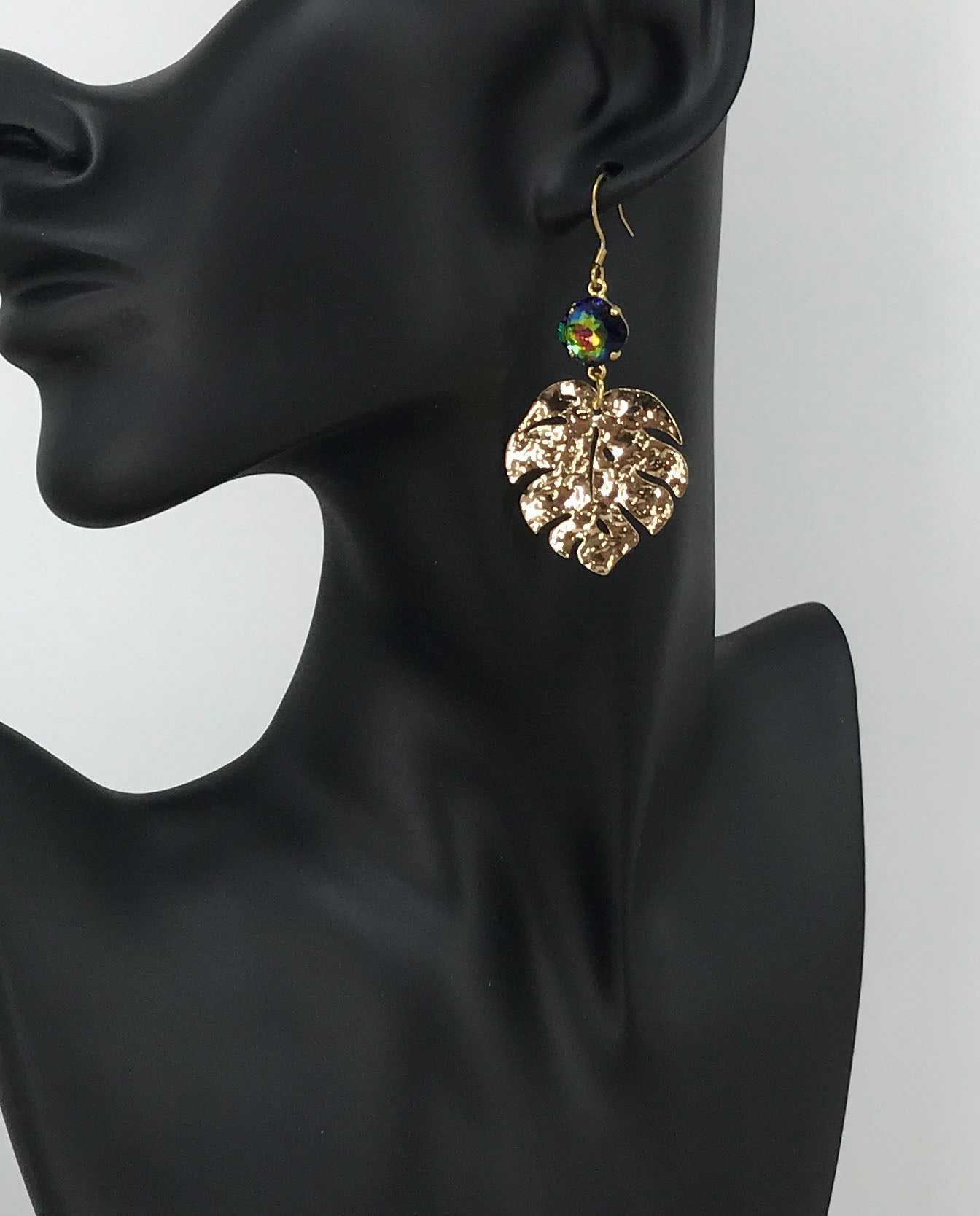 Crystal & Monstera Leaf Pendant Earrings - E19-4608