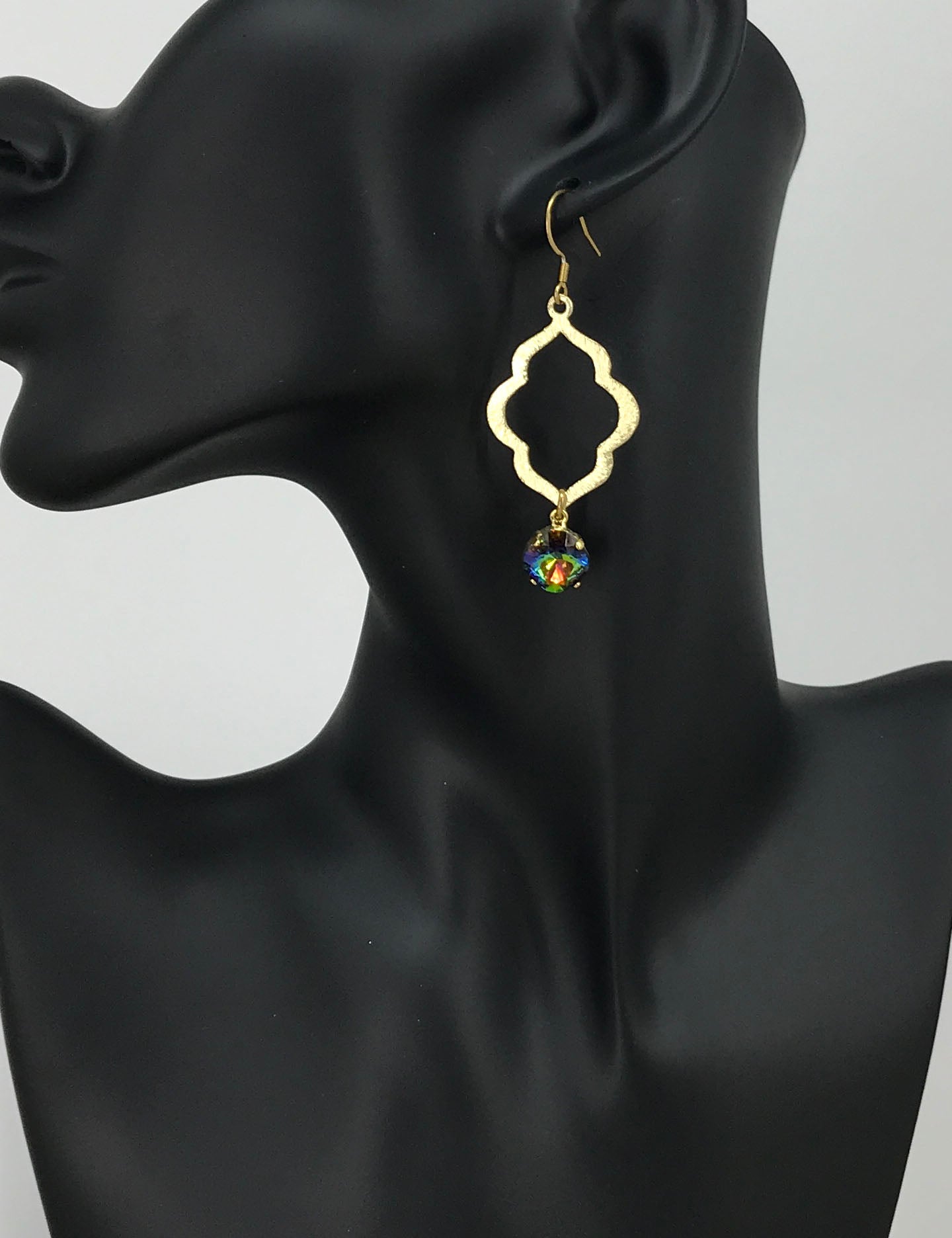 Crystal & Brushed Gold Pendant Earrings - E19-4627