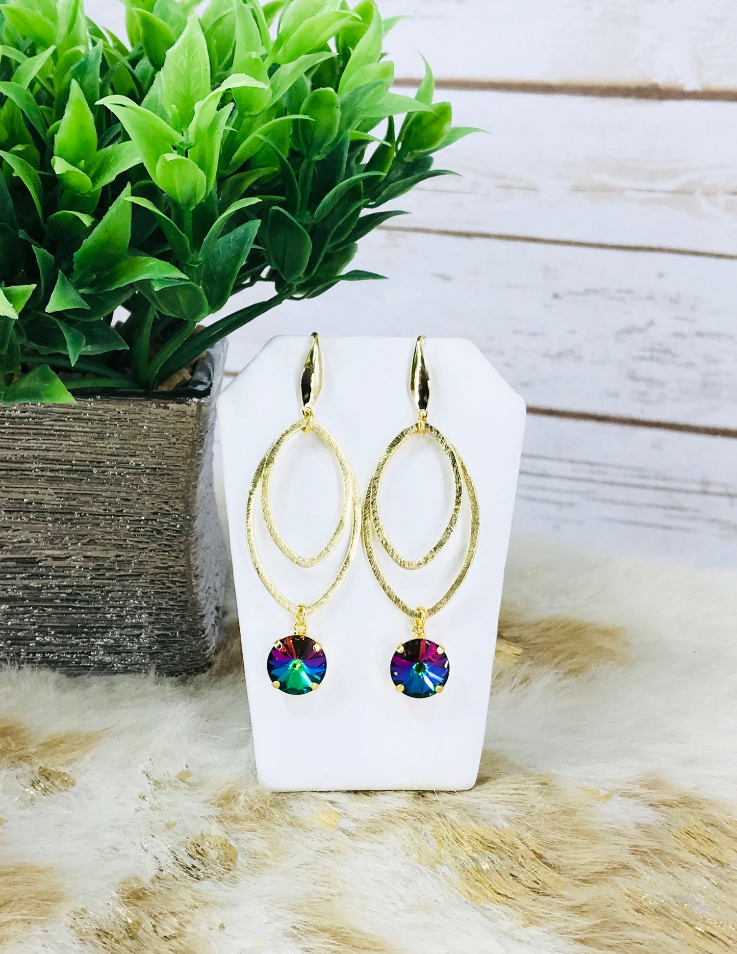 Crystal & Brushed Gold Pendant Earrings - E19-4630