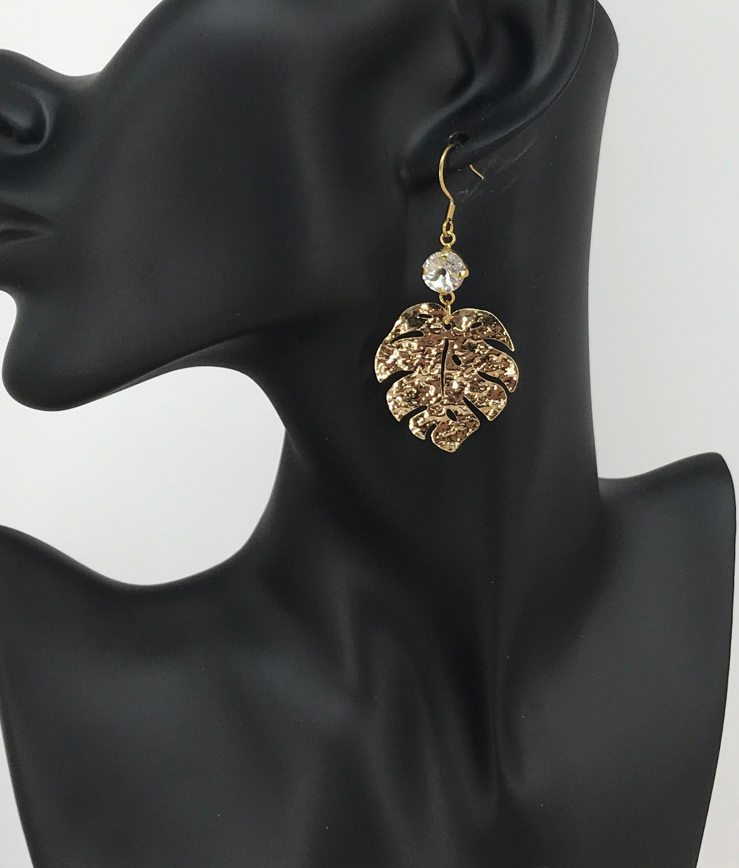 Crystal & Monstera Leaf Pendant Earrings - E19-4646