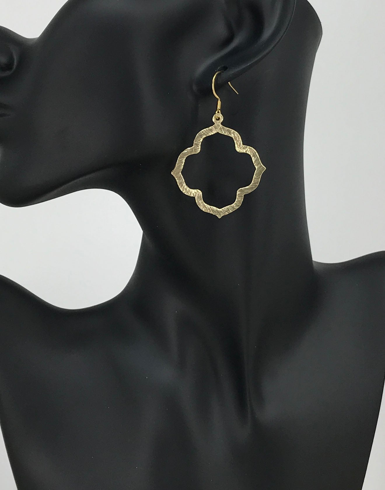 Gold Clover Pendant Earrings - E19-4763