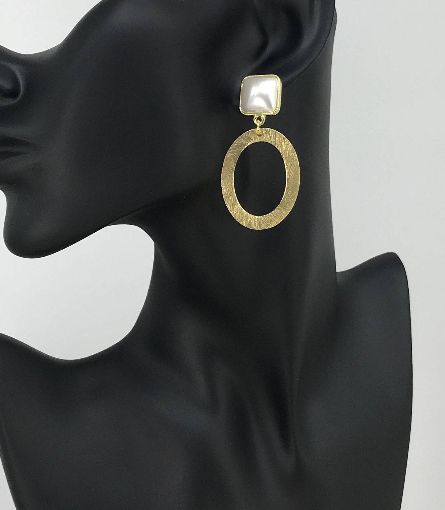 Square Pearl Stud & Brushed Gold Oval Pendant Earrings - E19-4877