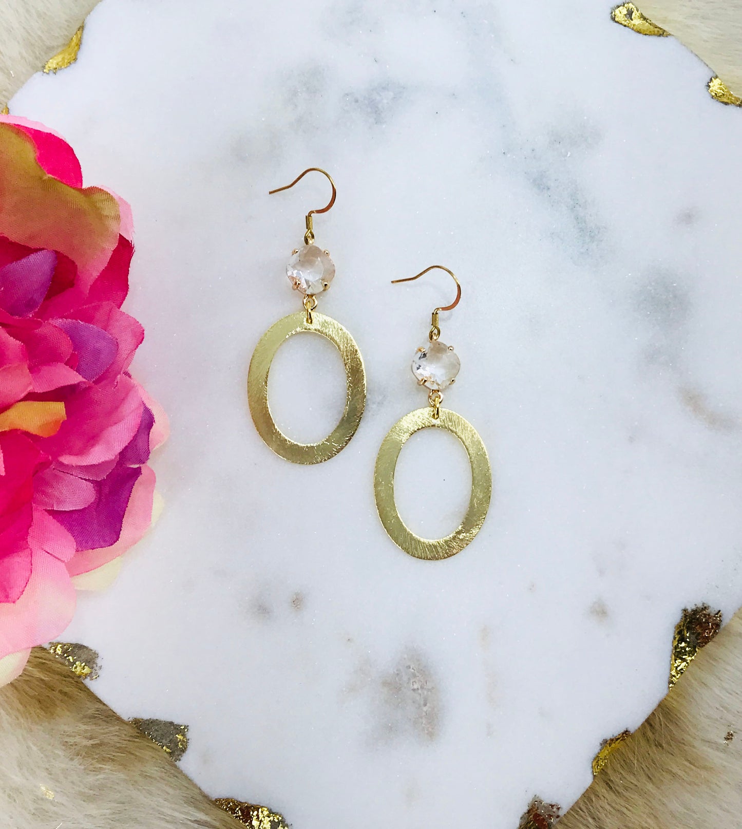 Rhinestone & Oval Gold Pendant Earrings - E19-4889