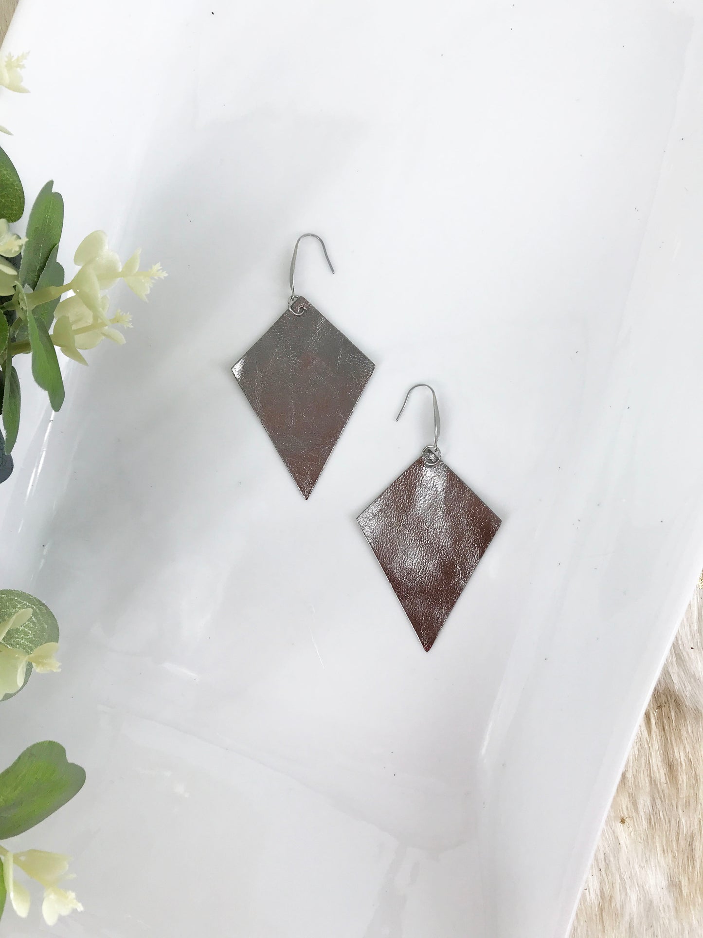 Metallic Silver Leather Earrings - E19-573
