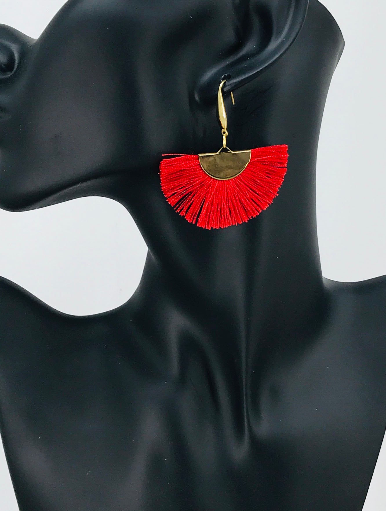 Red Fan Shaped Tassel Earrings - E19-895