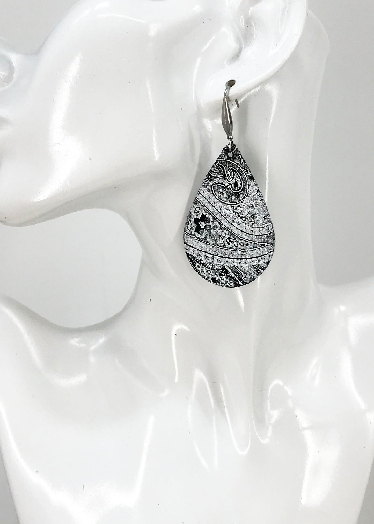 Black and White Genuine Leather Earrings - E19-911