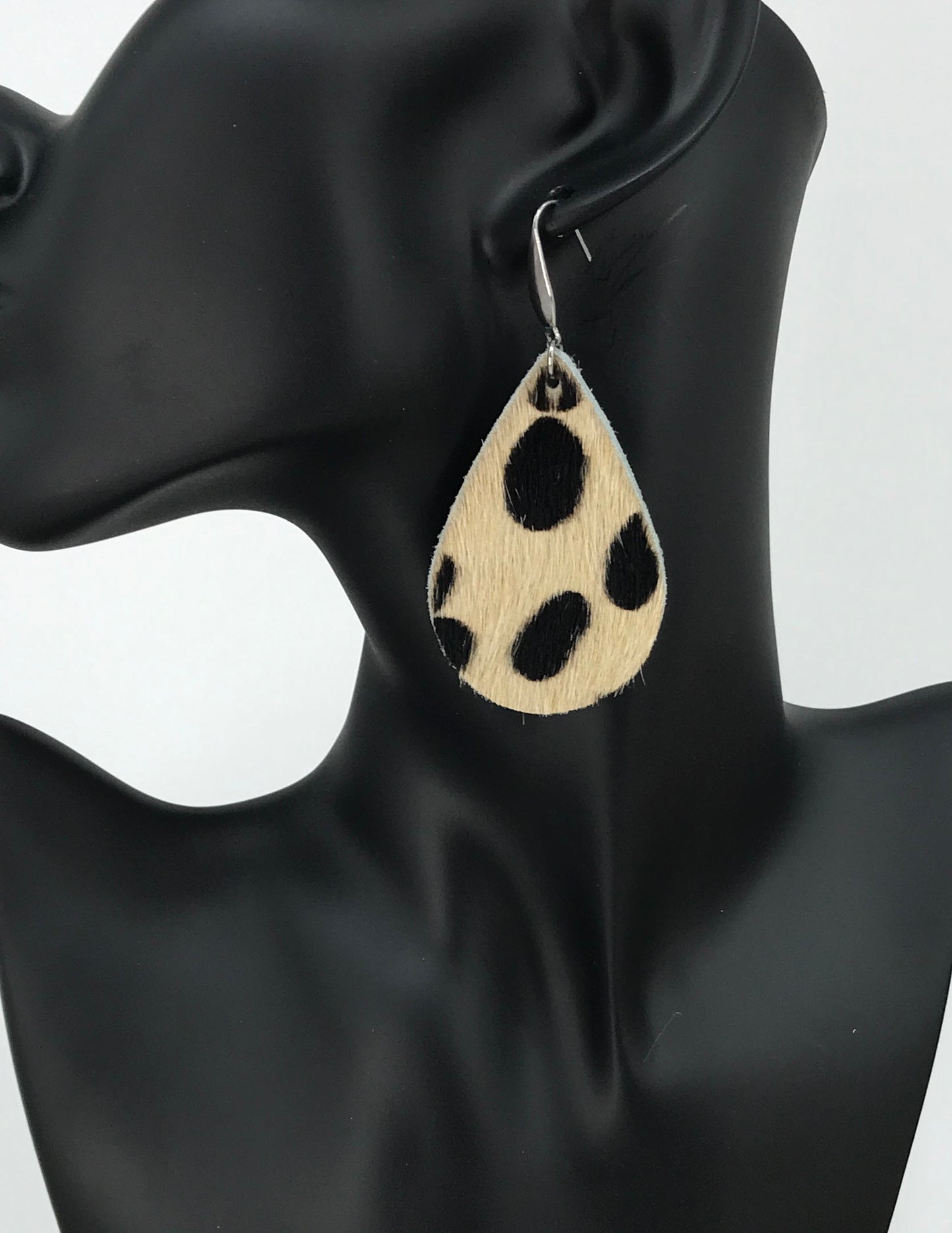 Hair On Beige Cheetah Leather Earrings - E19-974