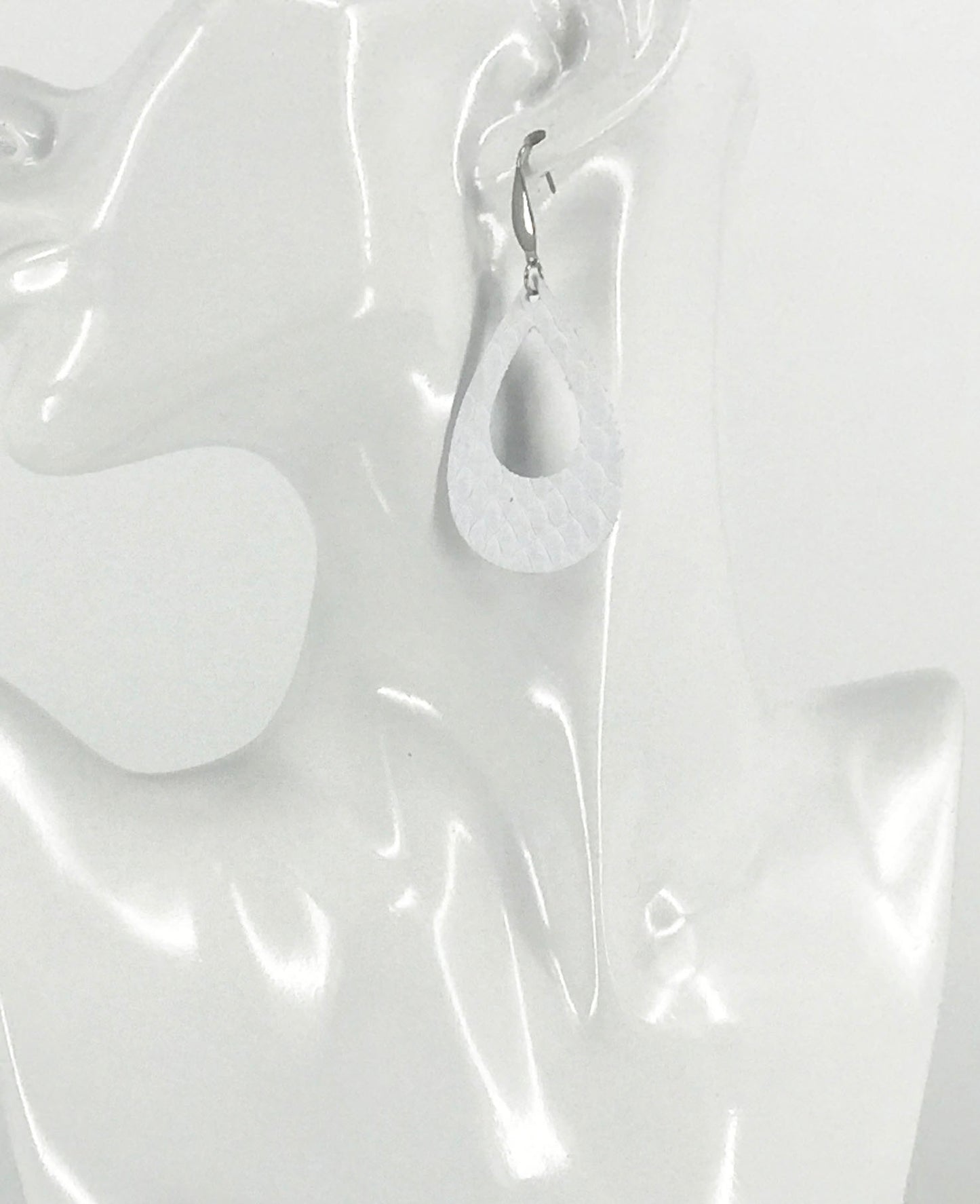 White Amazon Cobra Leather Earrings - E19-2604
