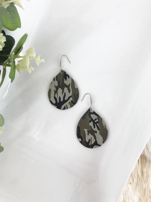 Jungle Gray Mini Camo Pattern Leather Earrings - E19-047