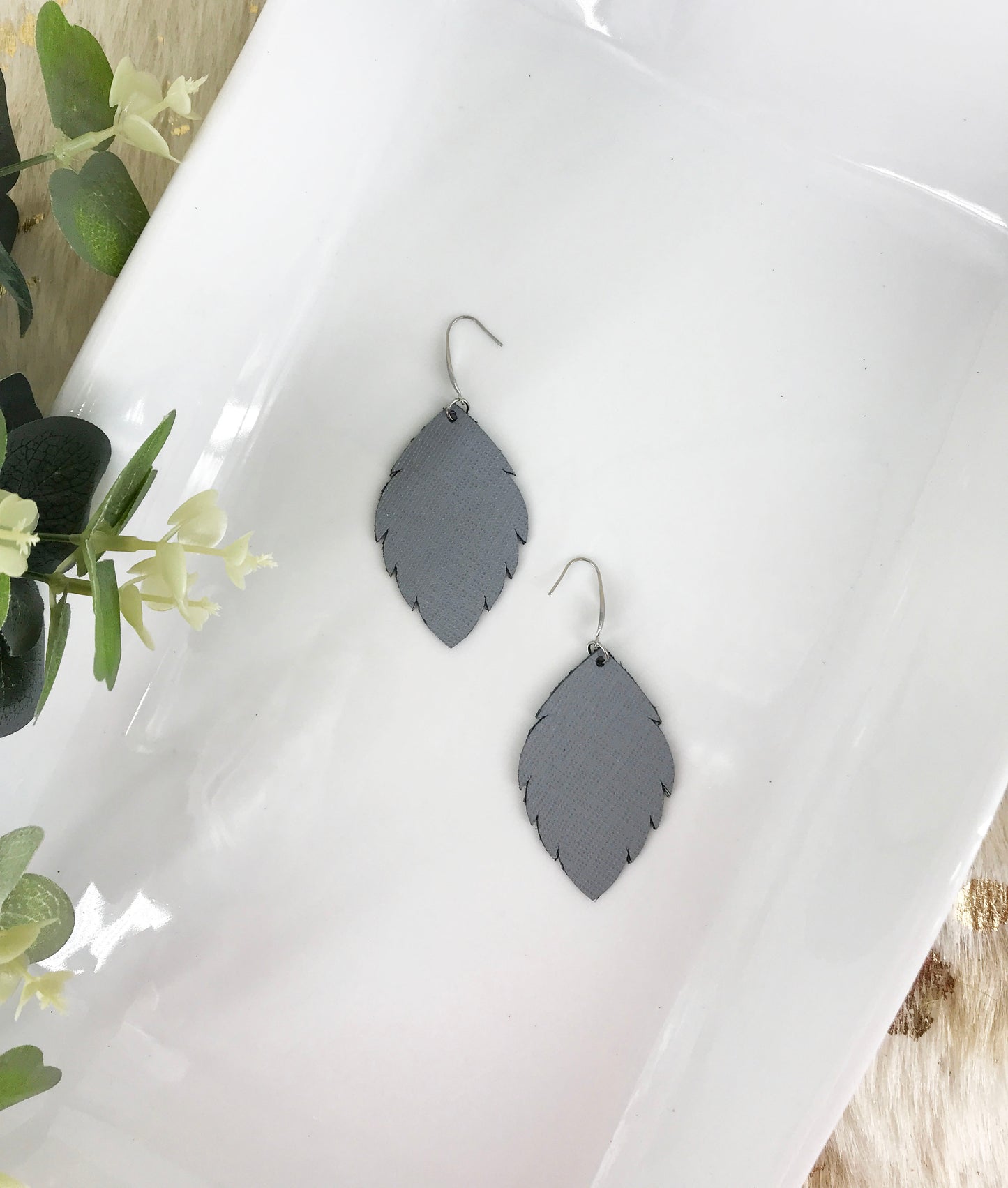 Neutral Gray Leather Earrings - E19-1270