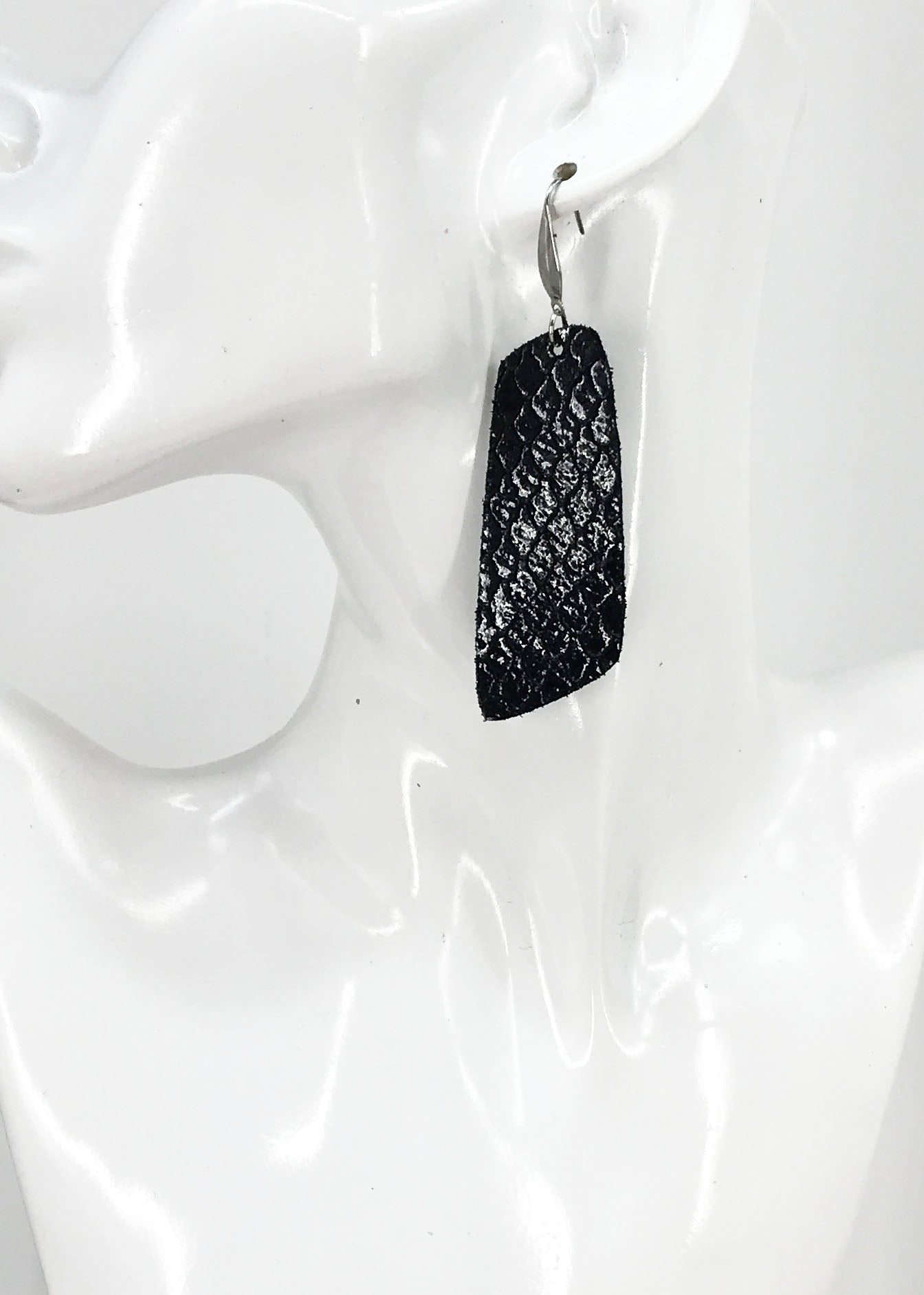 Fish Net Pattern Black Leather Earrings - E19-1423