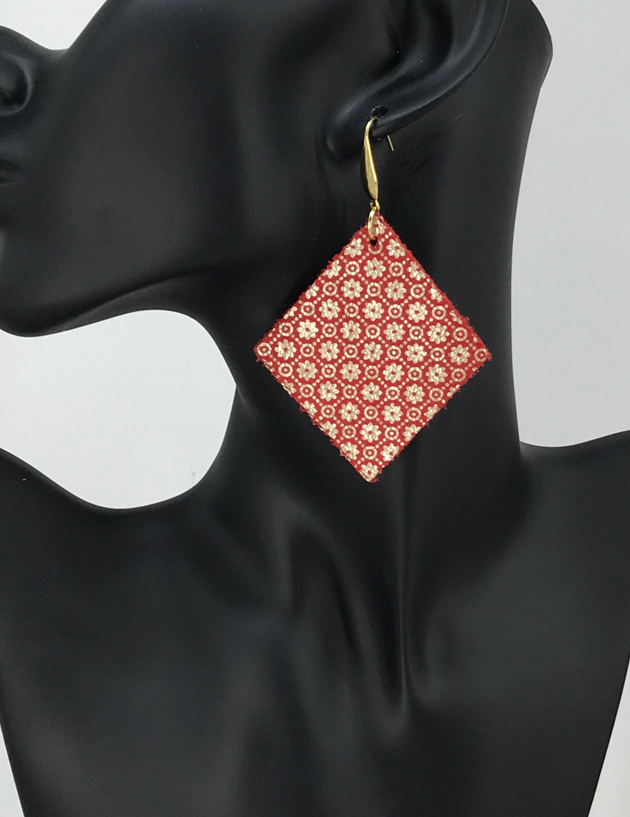 Filigree Floral Gold on Red Leather Earrings - E19-1570