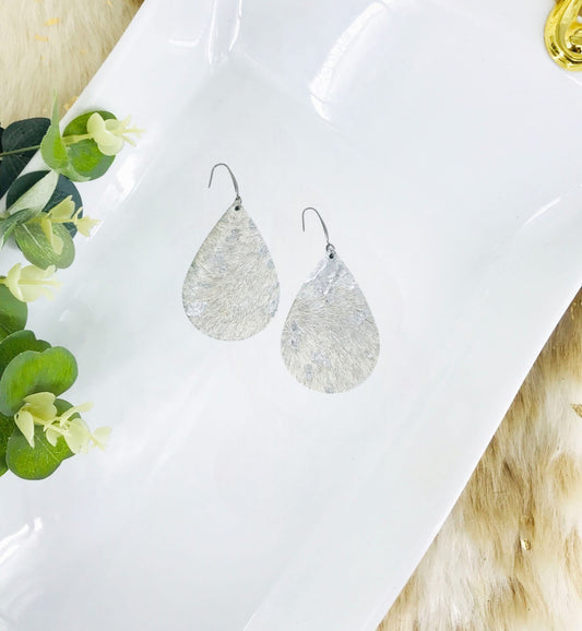 Metallic Silver Hair On Leather Earrings - E19-1819