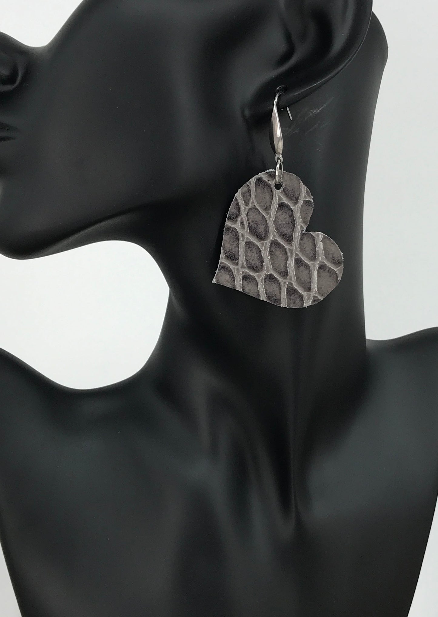 Heart Shaped Genuine Leather Earrings - E19-1978