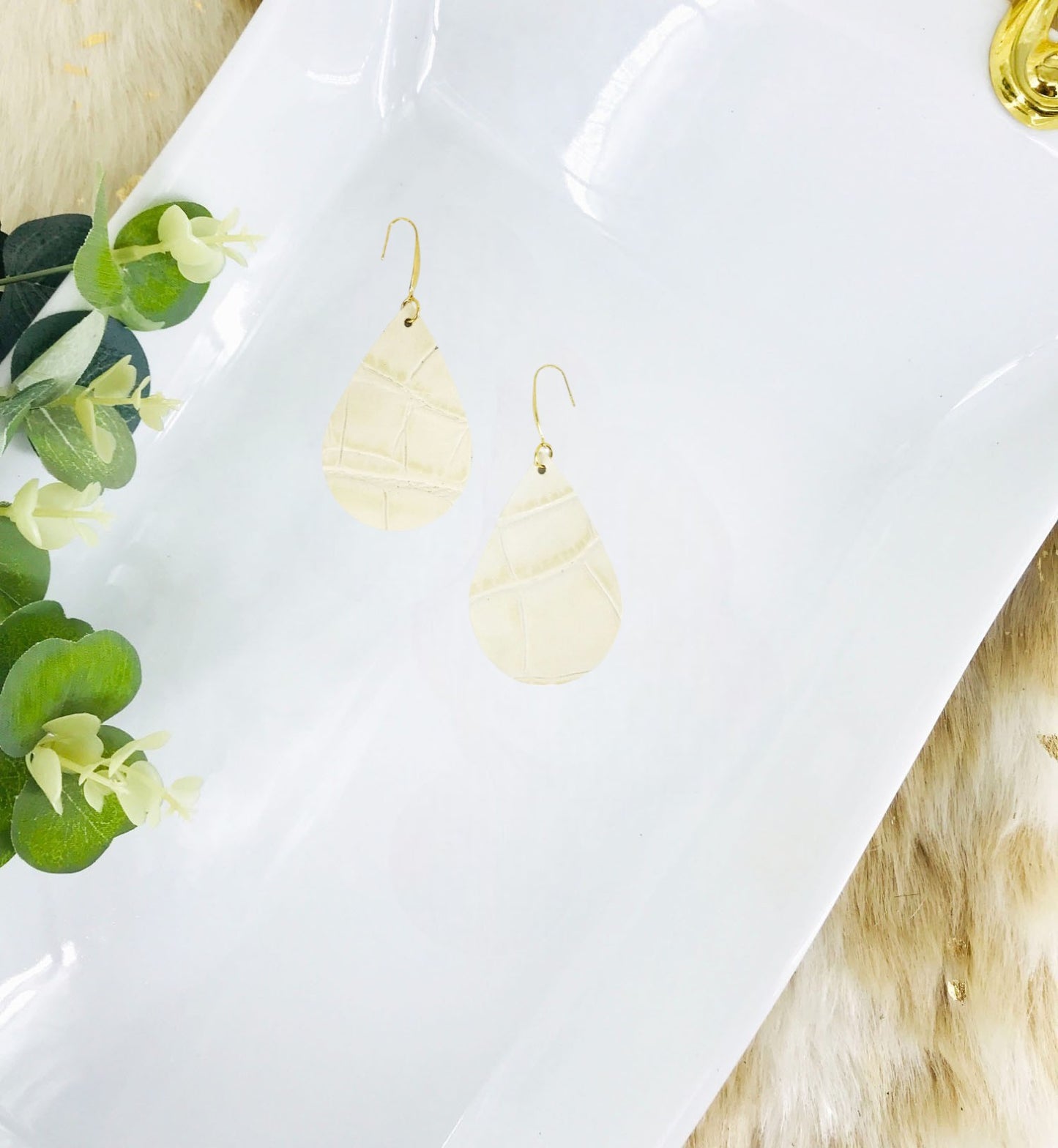 Ivory Genuine Leather Earrings - E19-2050