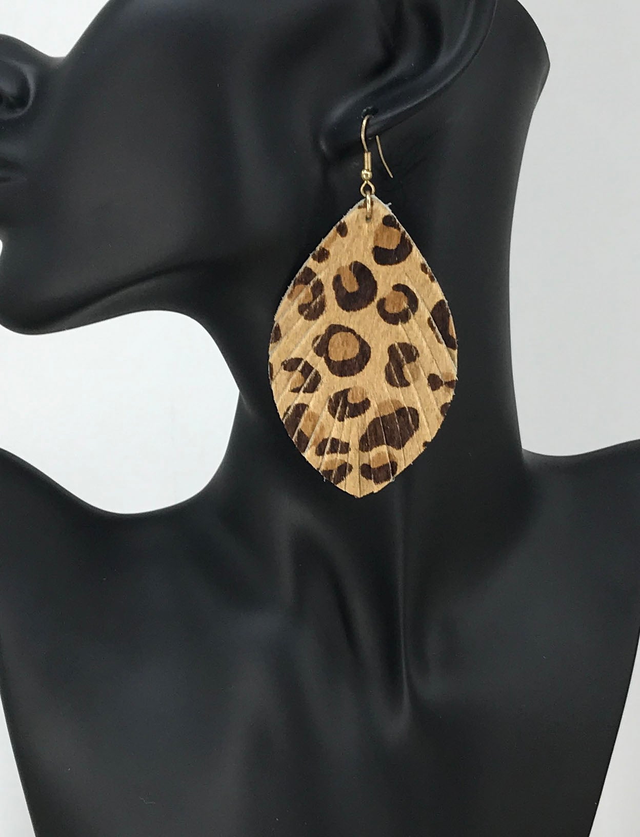 Braxon Natural Leopard Animal Print Feather Earrings - E19-3648