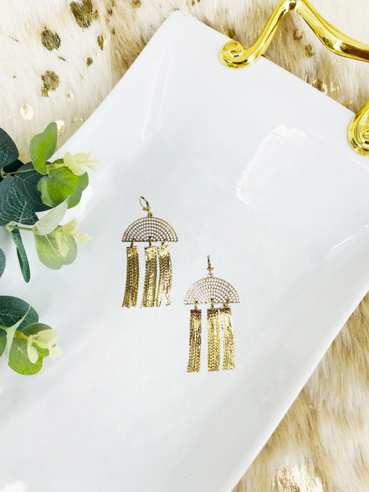 White Pendant & Gold Tassel Earrings - E19-4283