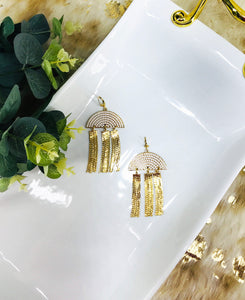 White Pendant & Gold Tassel Earrings - E19-4283