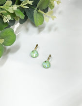 Load image into Gallery viewer, Cushion Cut Crystal Earrings - E19-4298